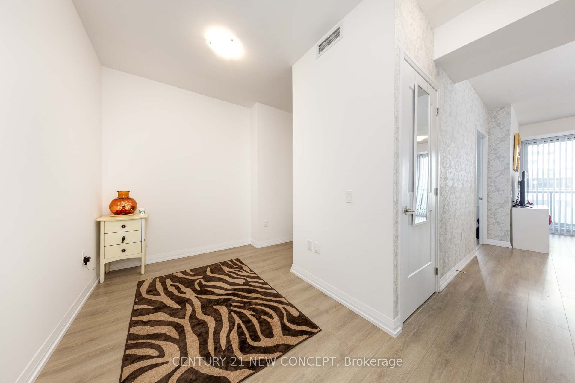 25 Holly Street 1503 Property Photo 6