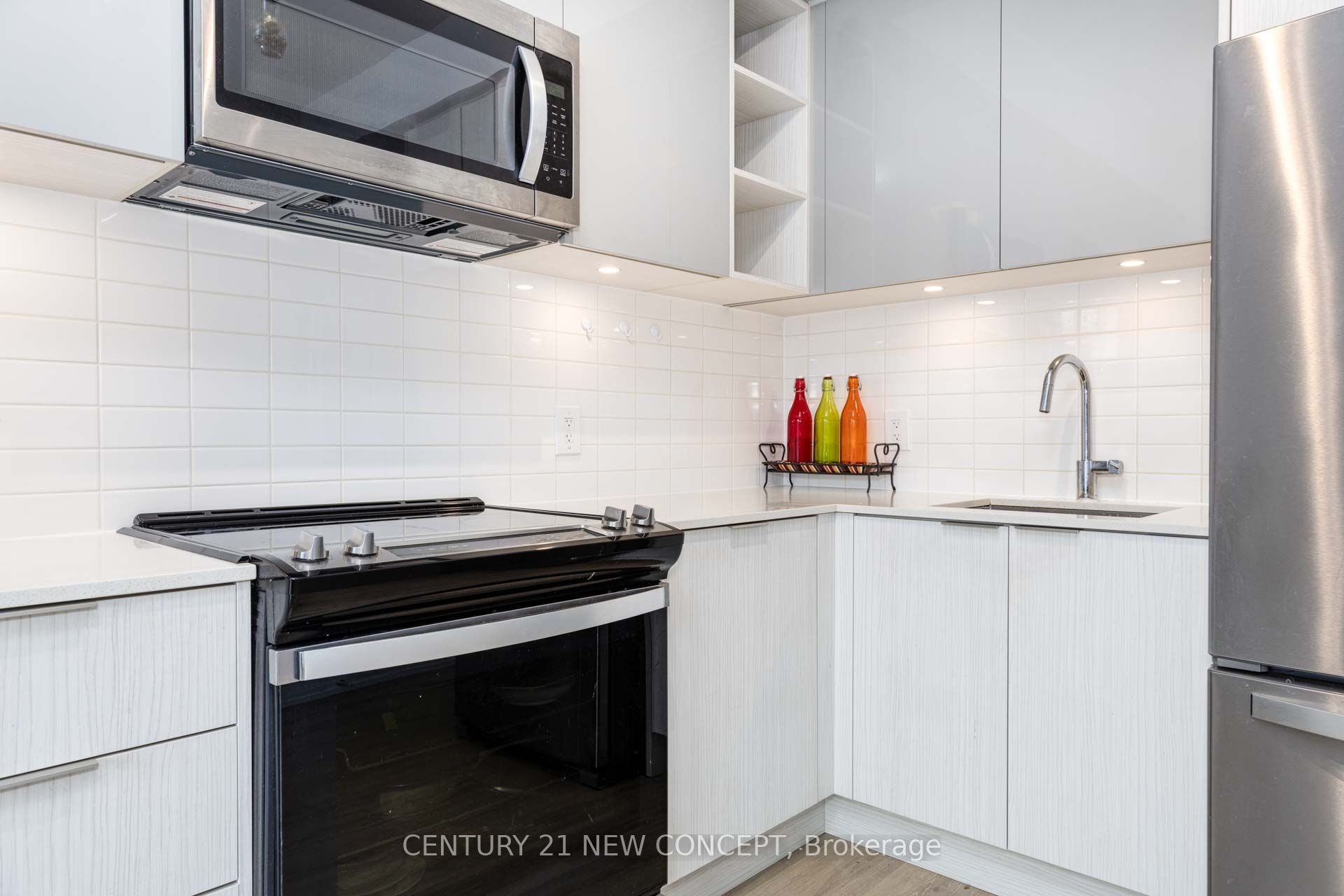 25 Holly Street 1503 Property Photo 10