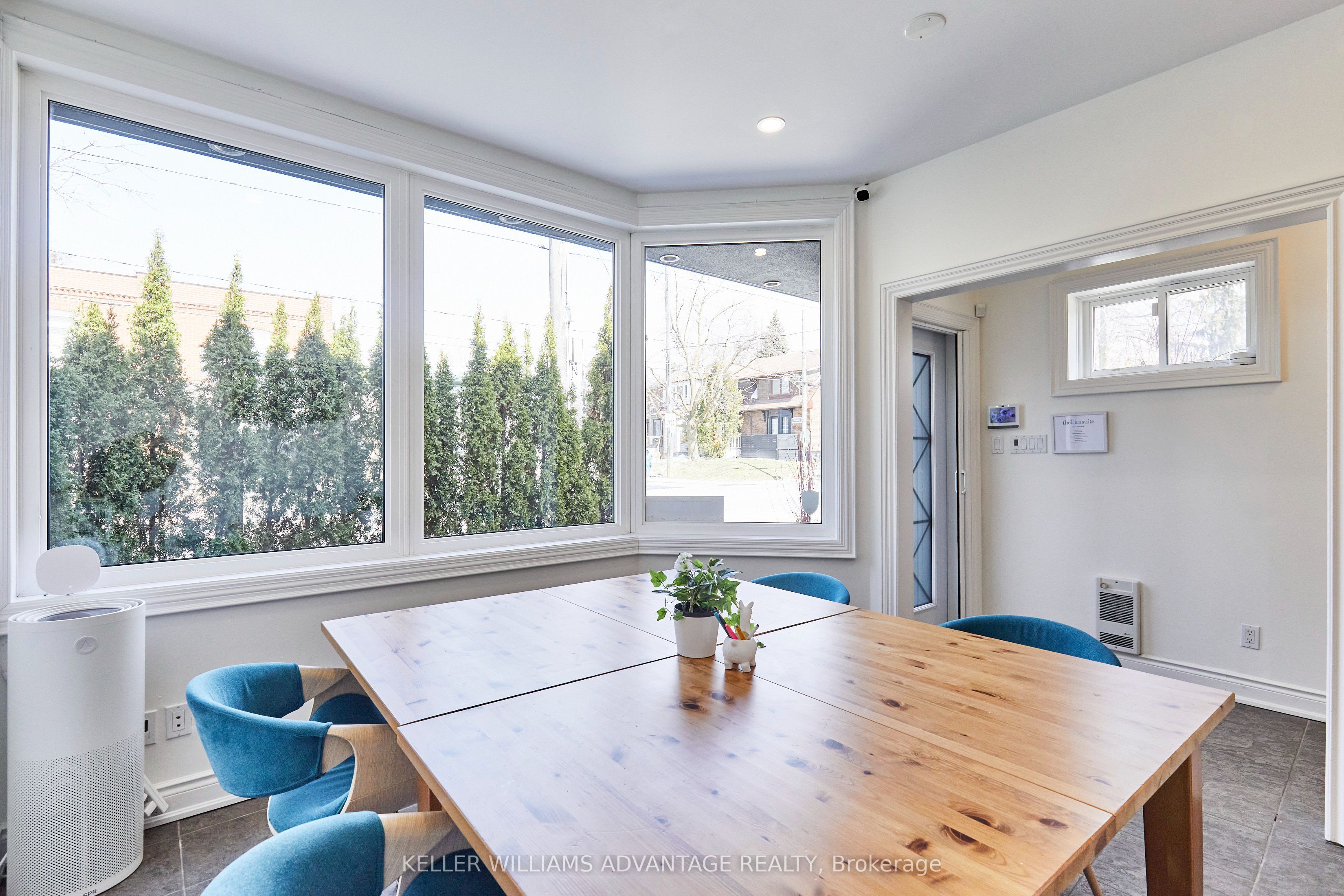477 Davisville Avenue Property Photo 10