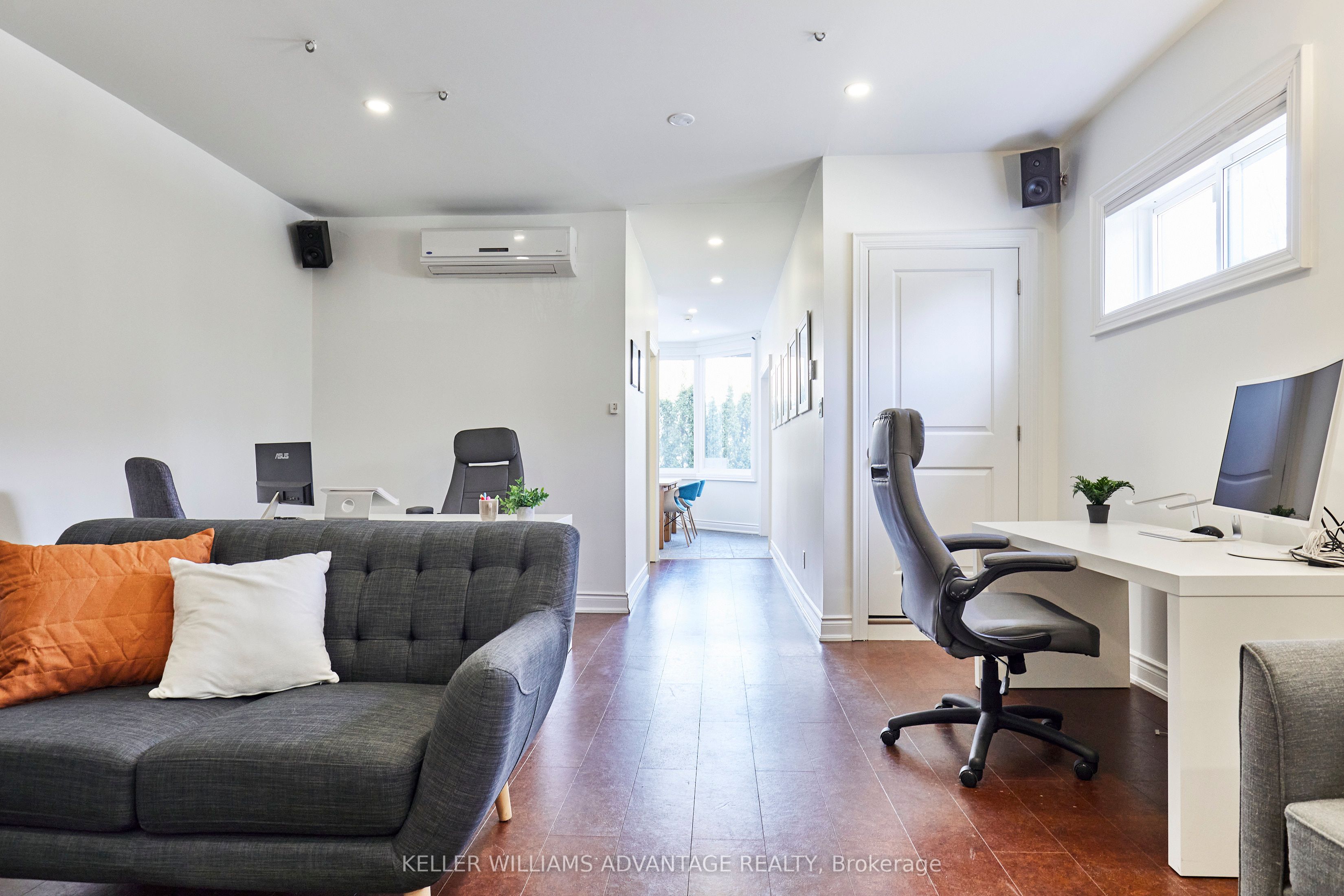 477 Davisville Avenue Property Photo 18