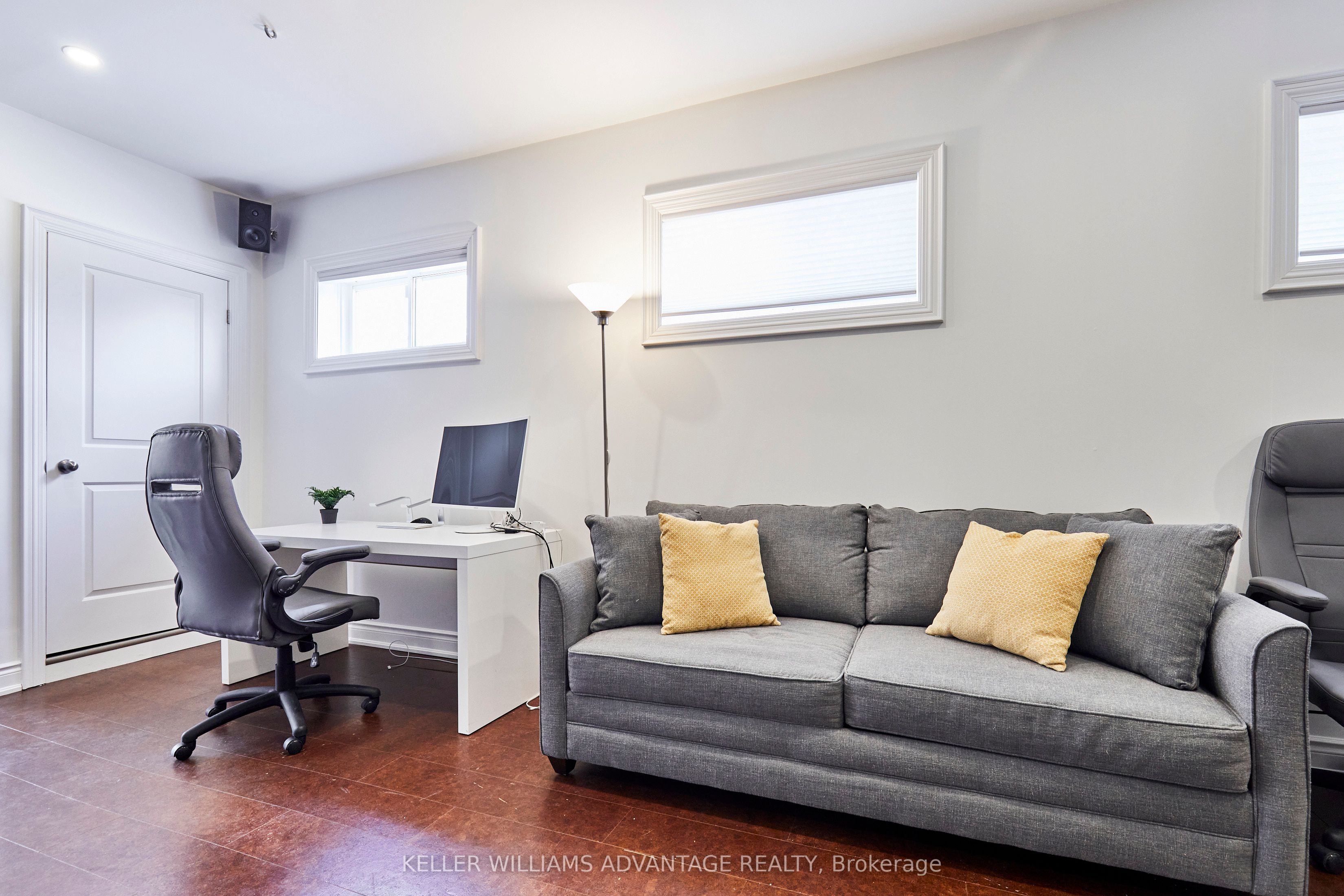 477 Davisville Avenue Property Photo 19