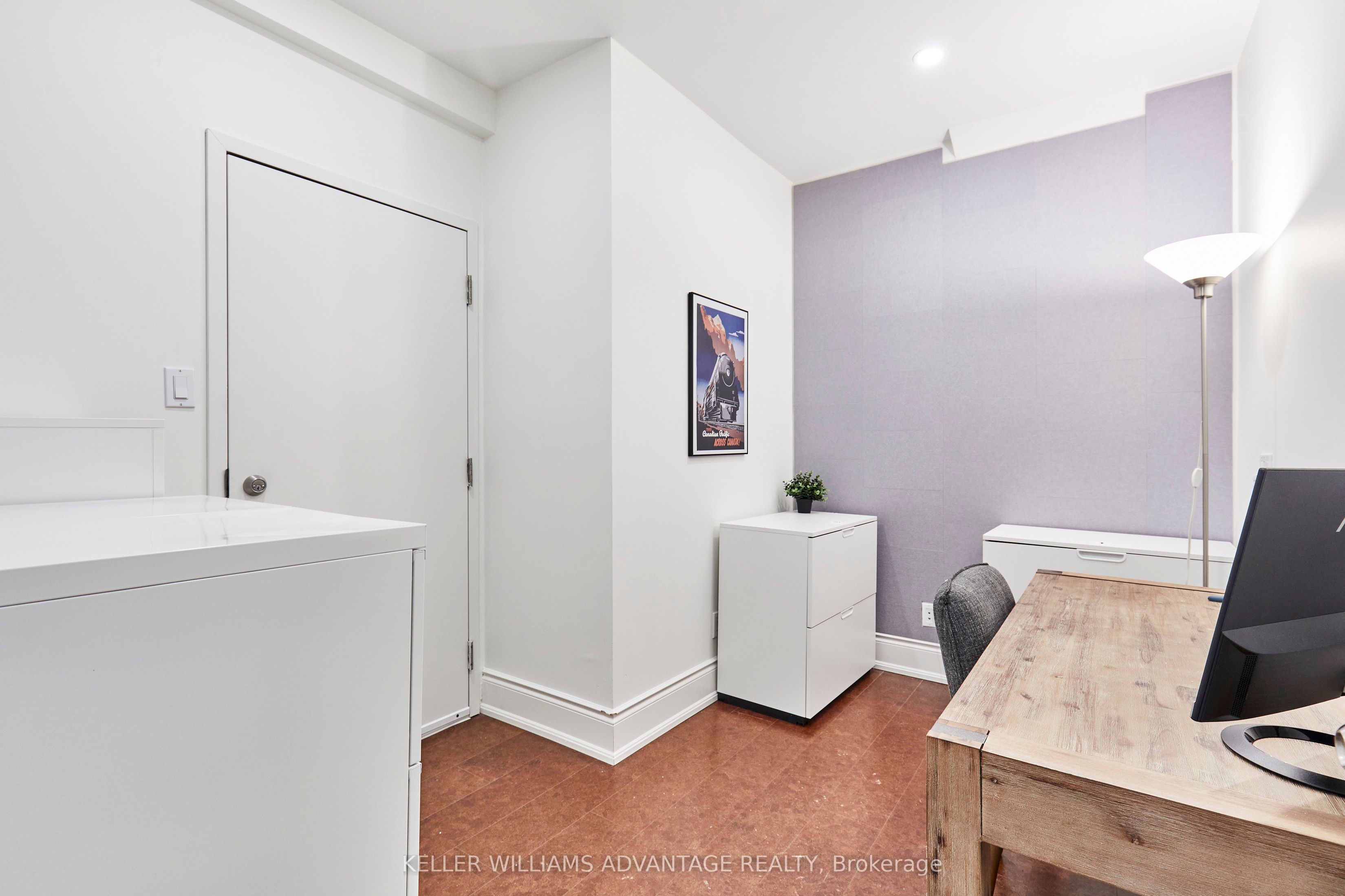477 Davisville Avenue Property Photo 22