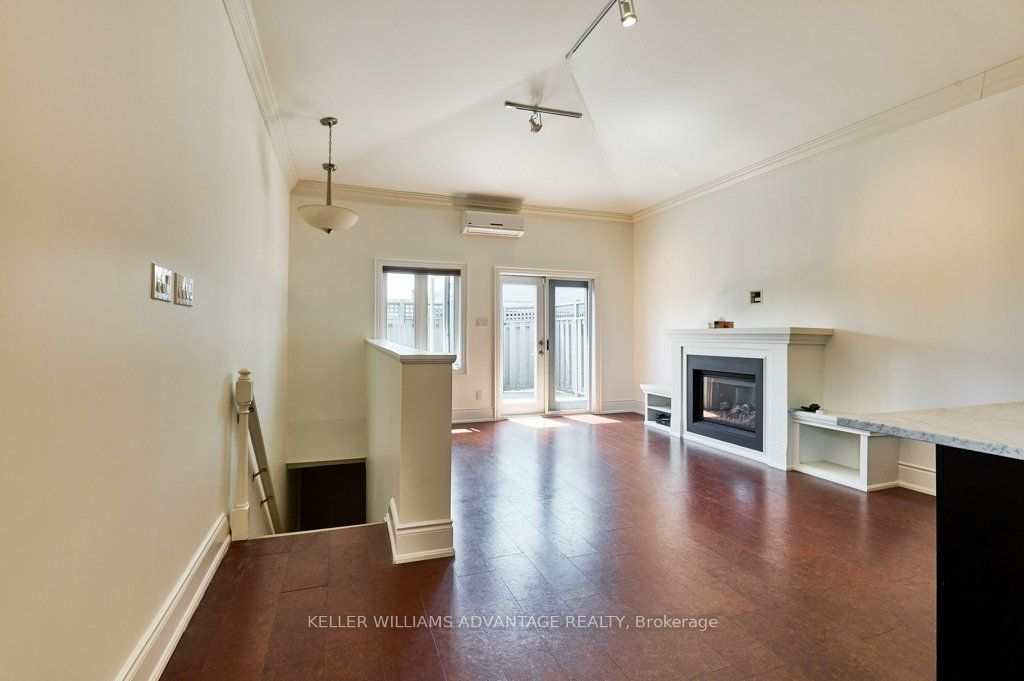477 Davisville Avenue Property Photo 31