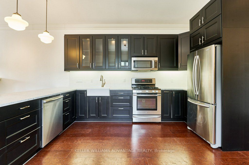 477 Davisville Avenue Property Photo 38