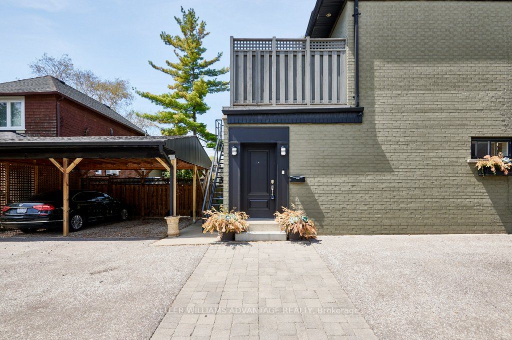 477 Davisville Avenue Property Photo 43