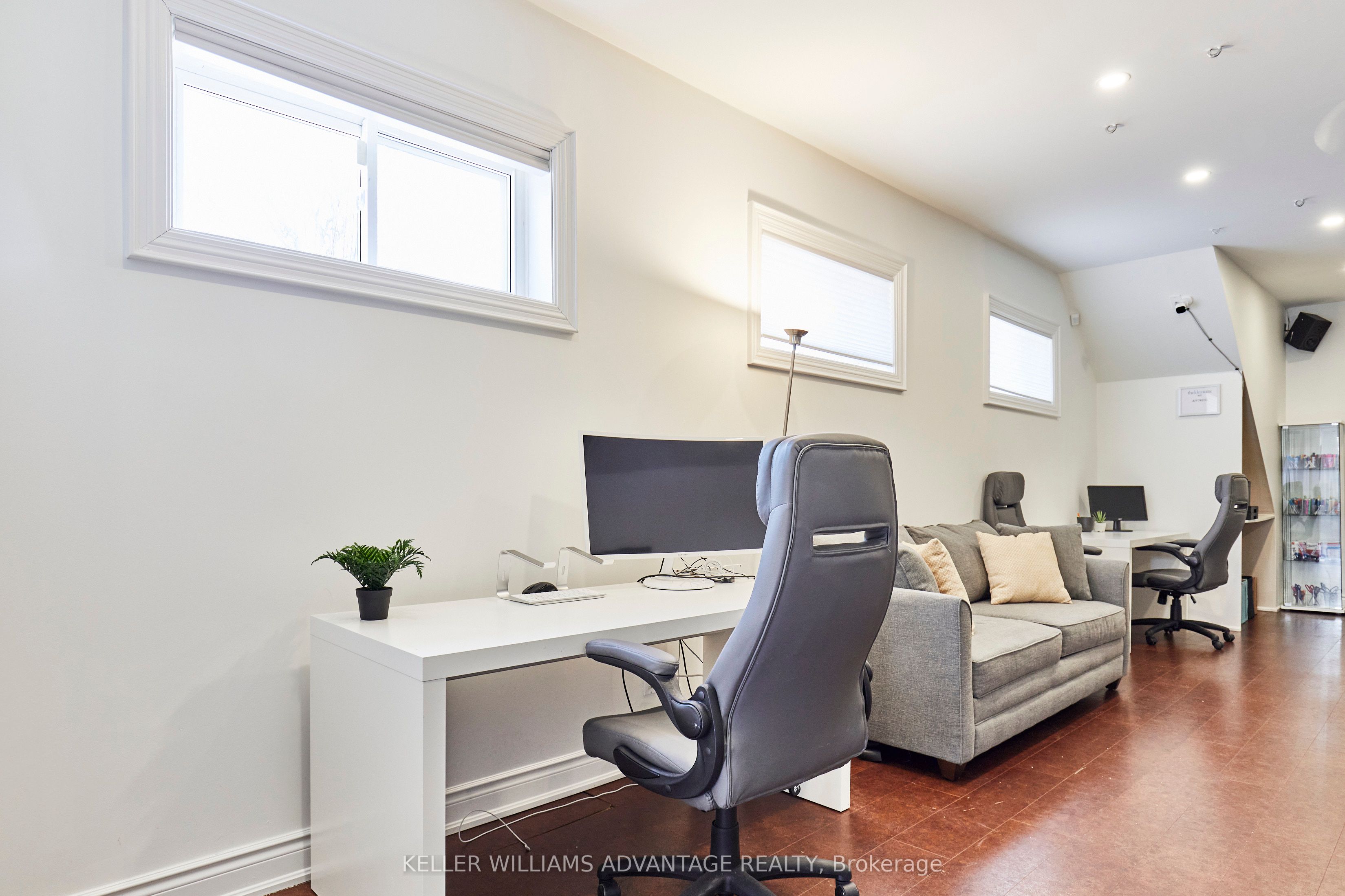 477 Davisville Avenue Property Photo 14