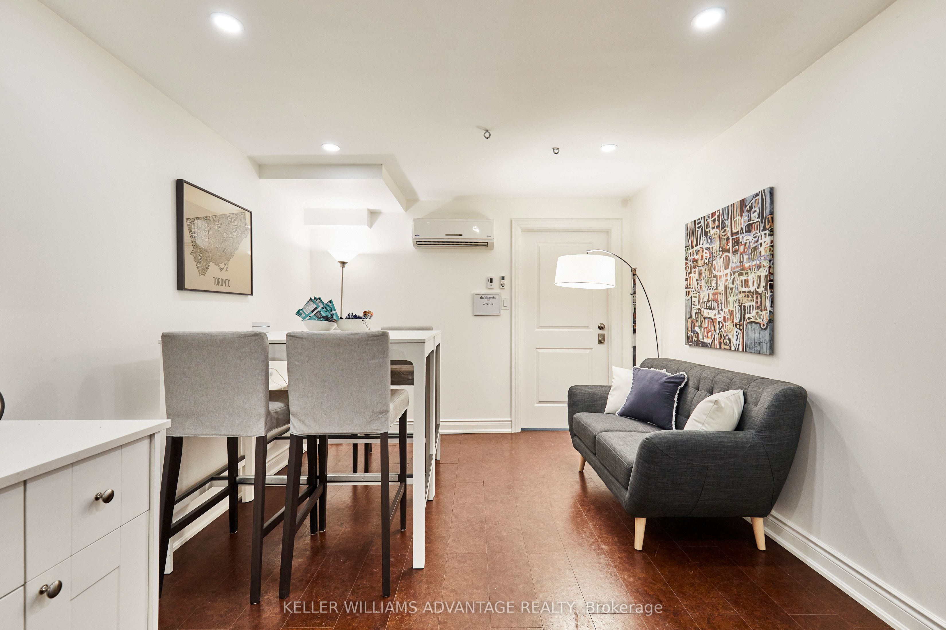 477 Davisville Avenue Property Photo 25