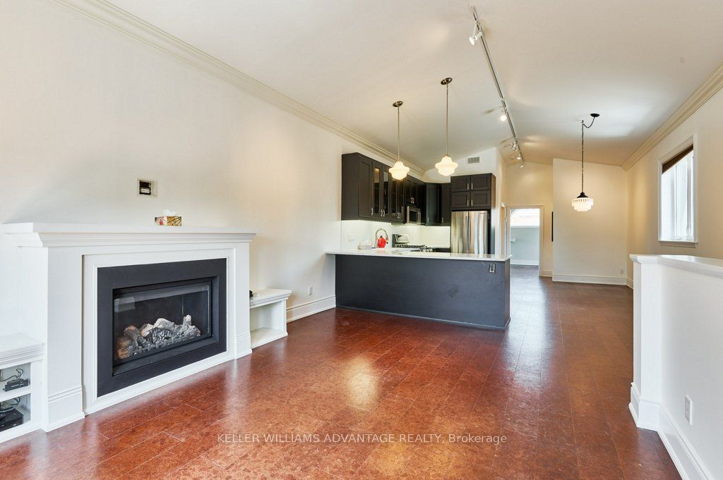 477 Davisville Avenue Property Photo 35