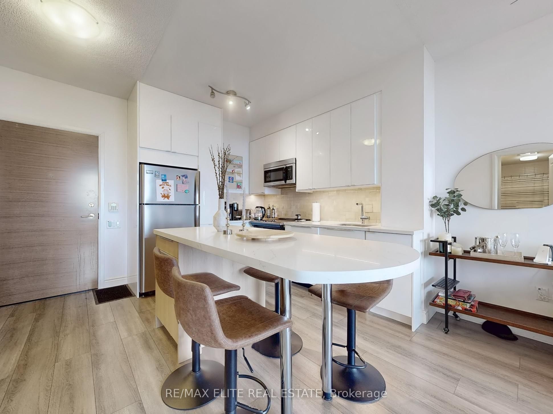 23 Sheppard Avenue E 2306 Property Photo 16