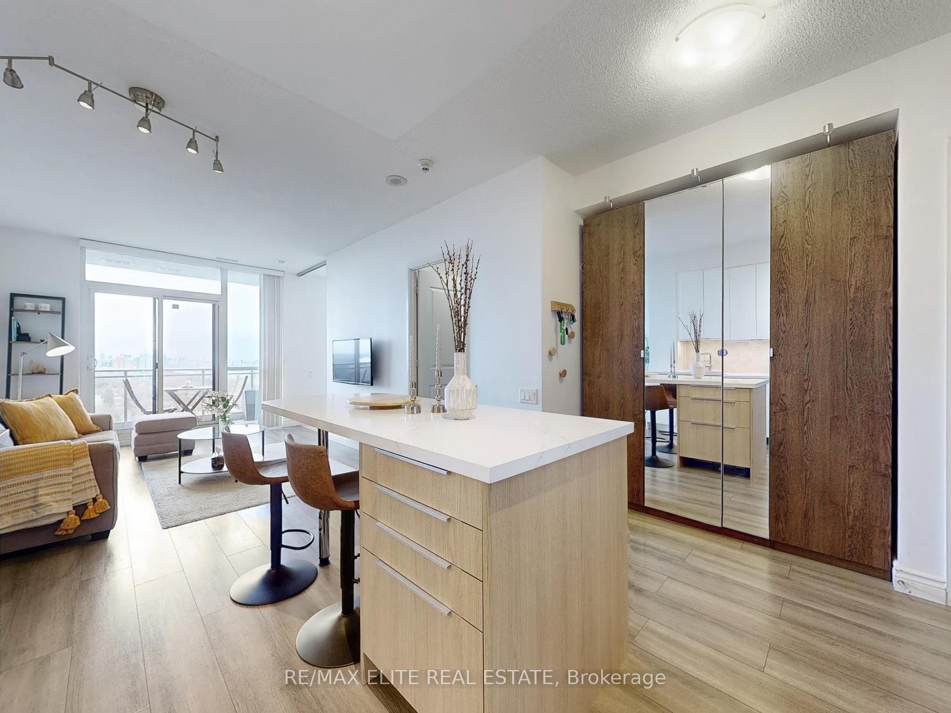 23 Sheppard Avenue E 2306 Property Photo 19