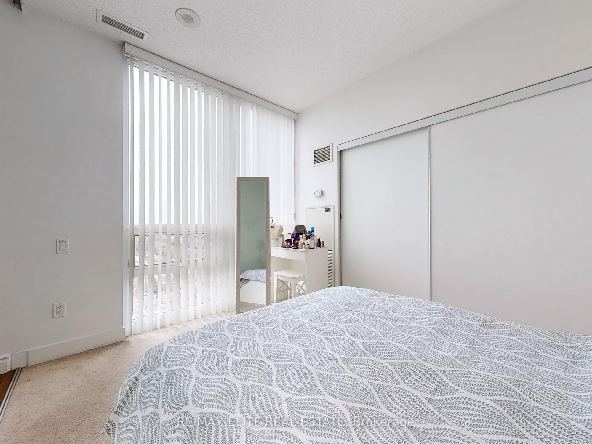 23 Sheppard Avenue E 2306 Property Photo 21