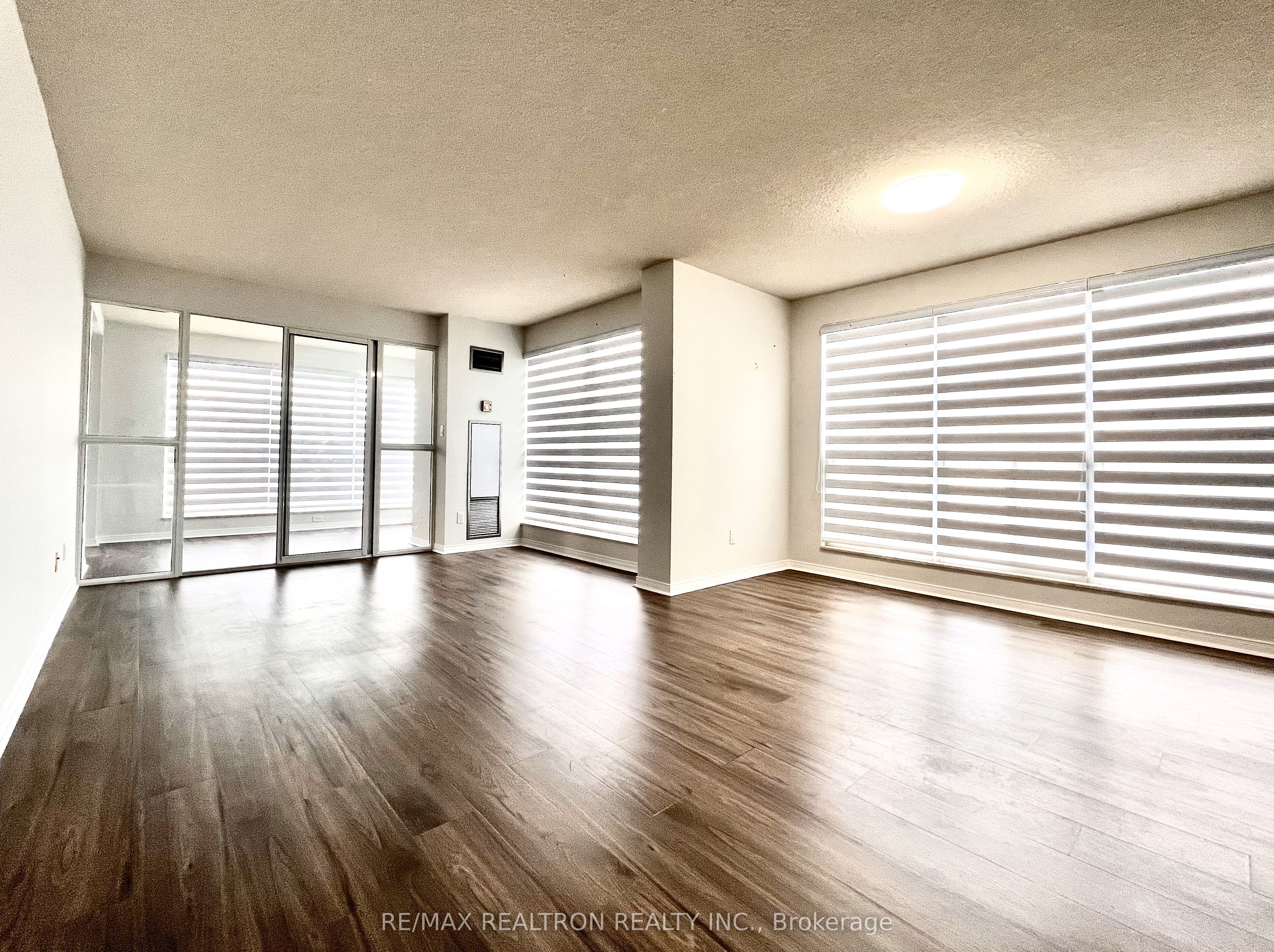 18 Hollywood Avenue N 407 Property Photo 4