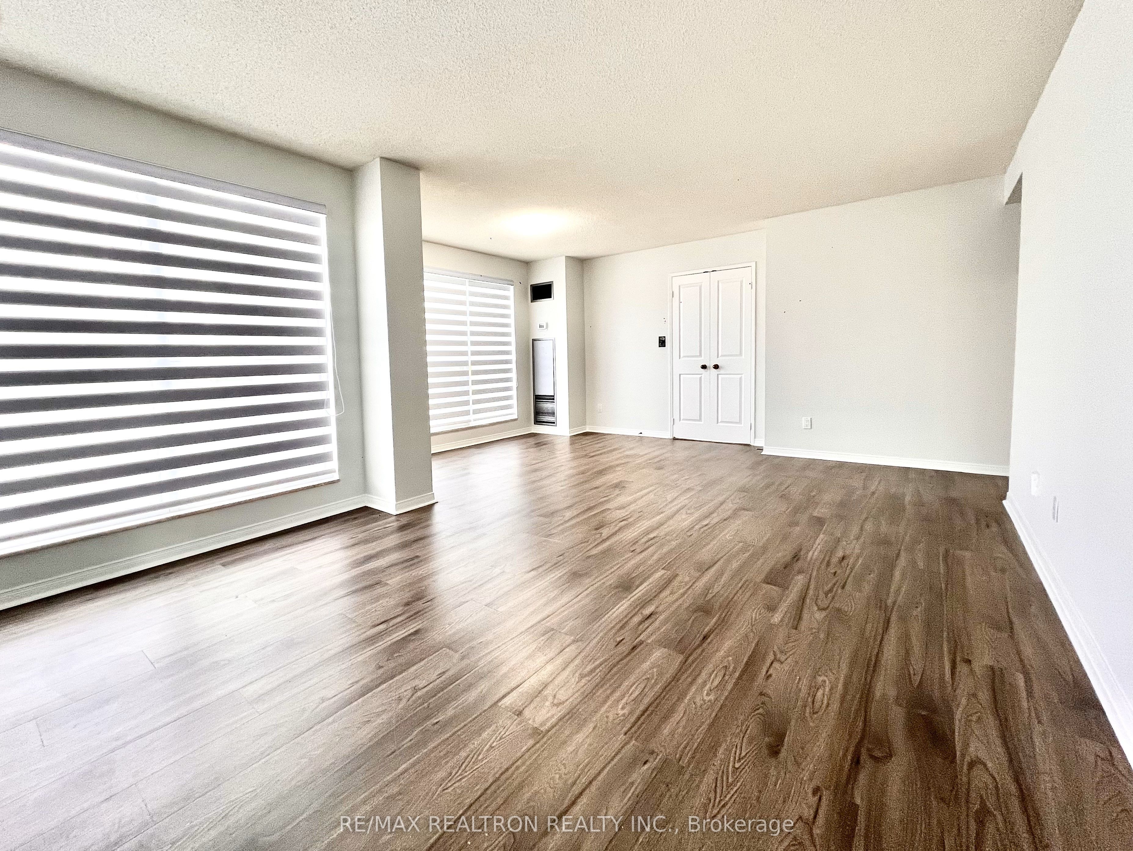 18 Hollywood Avenue N 407 Property Photo 6