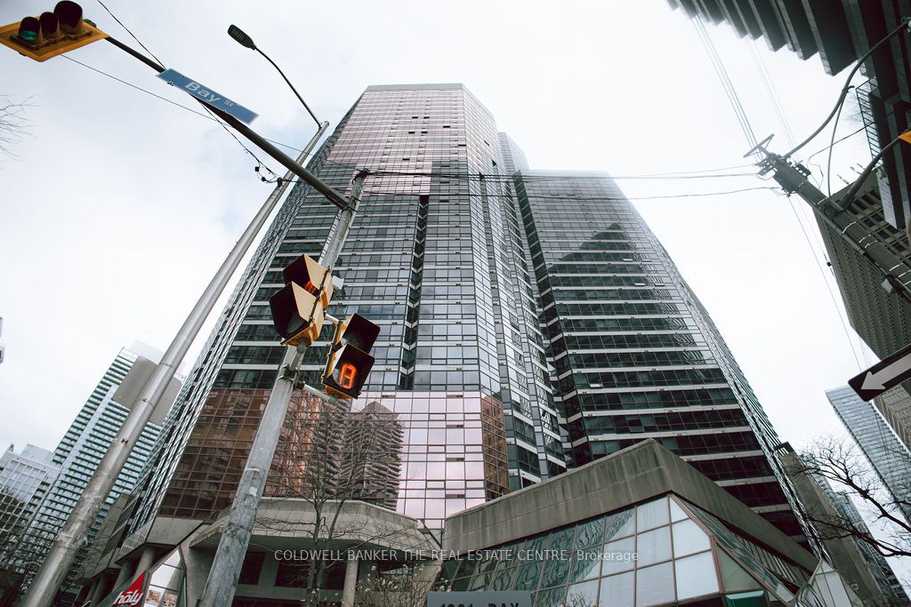 #303 - 1001 Bay Street Property Photo 1