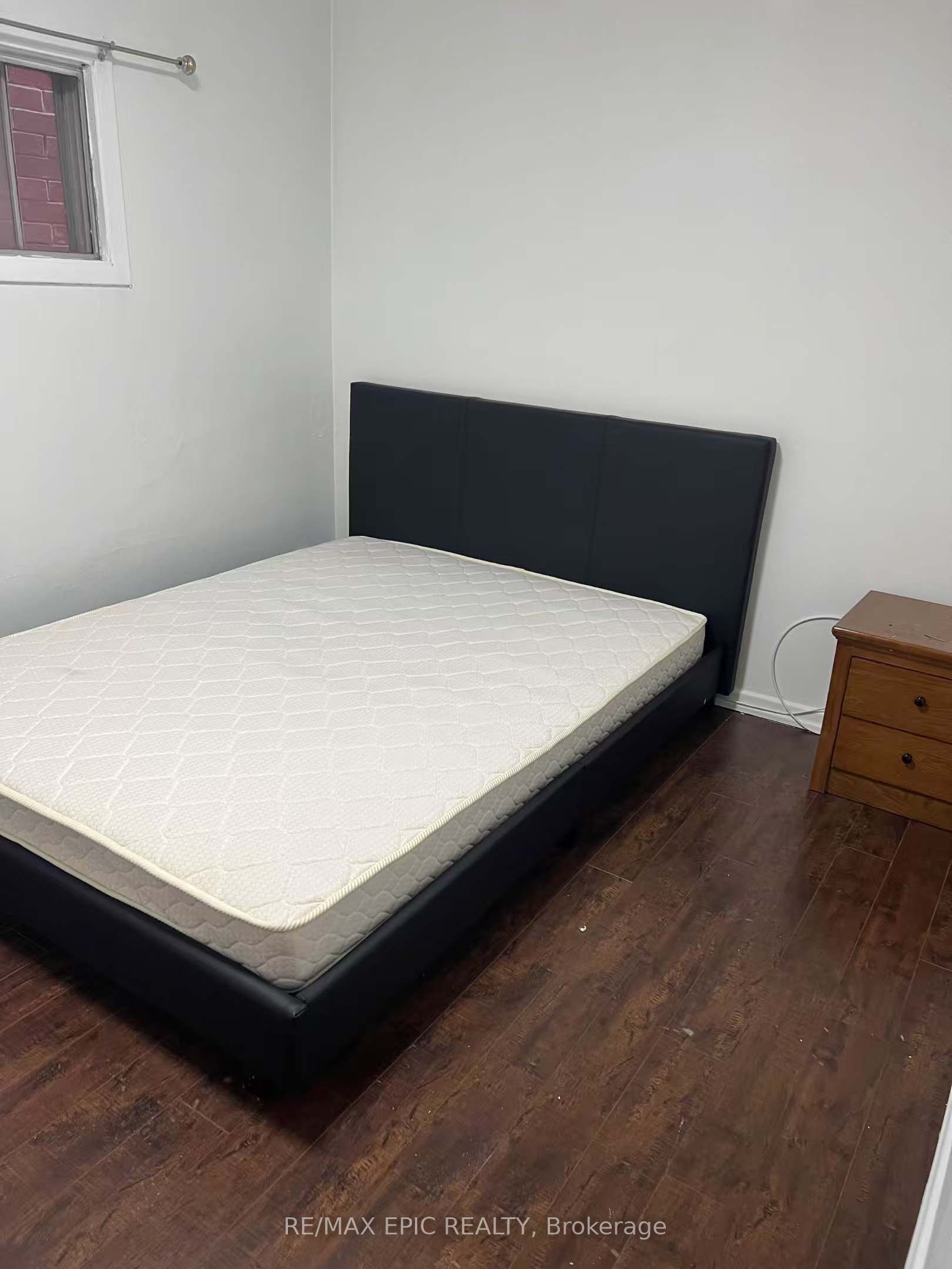 #main - 137 Markham Street Property Photo 4