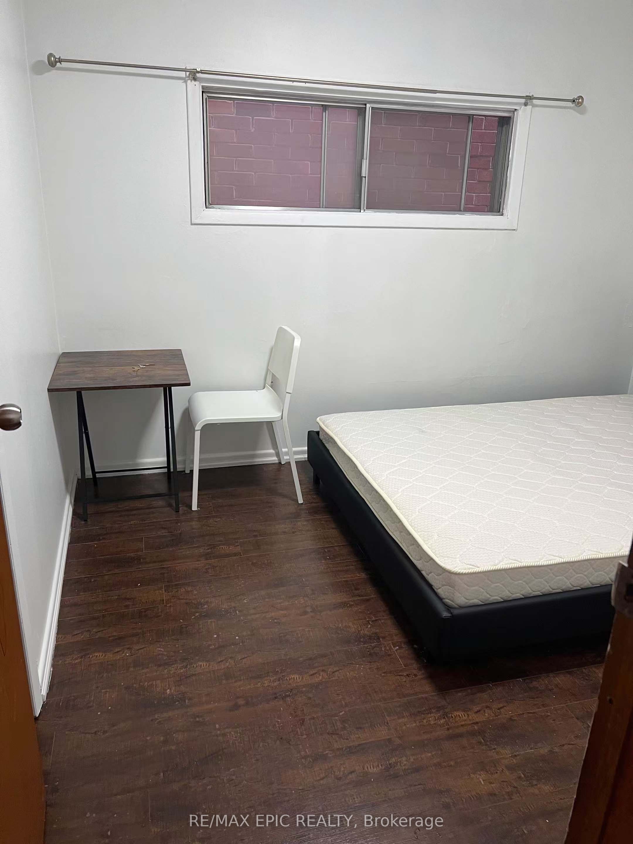 #main - 137 Markham Street Property Photo 5