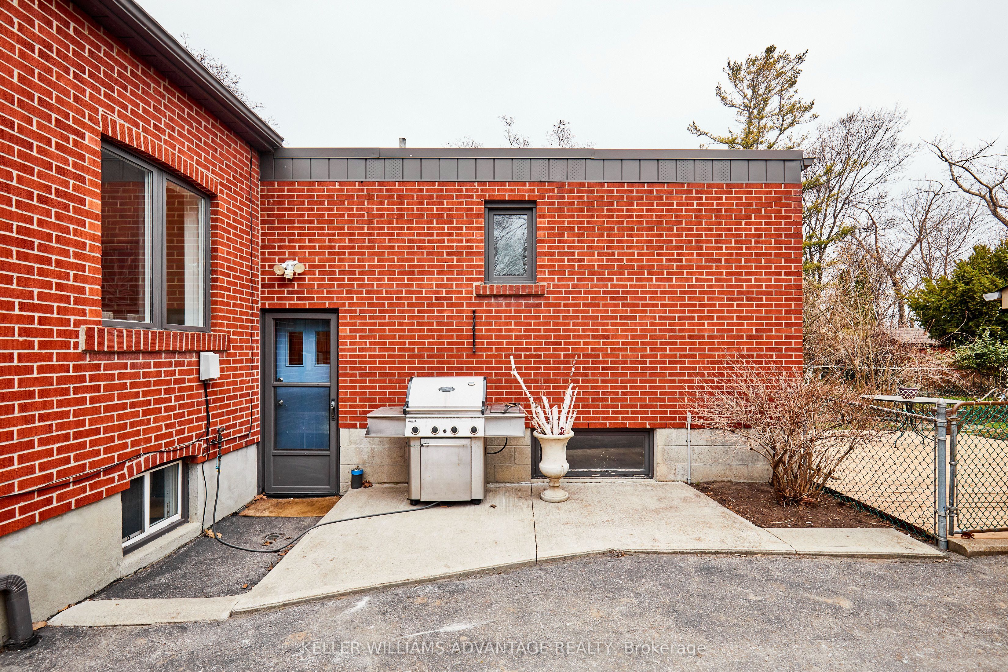 115 Leacrest Road Property Photo 34