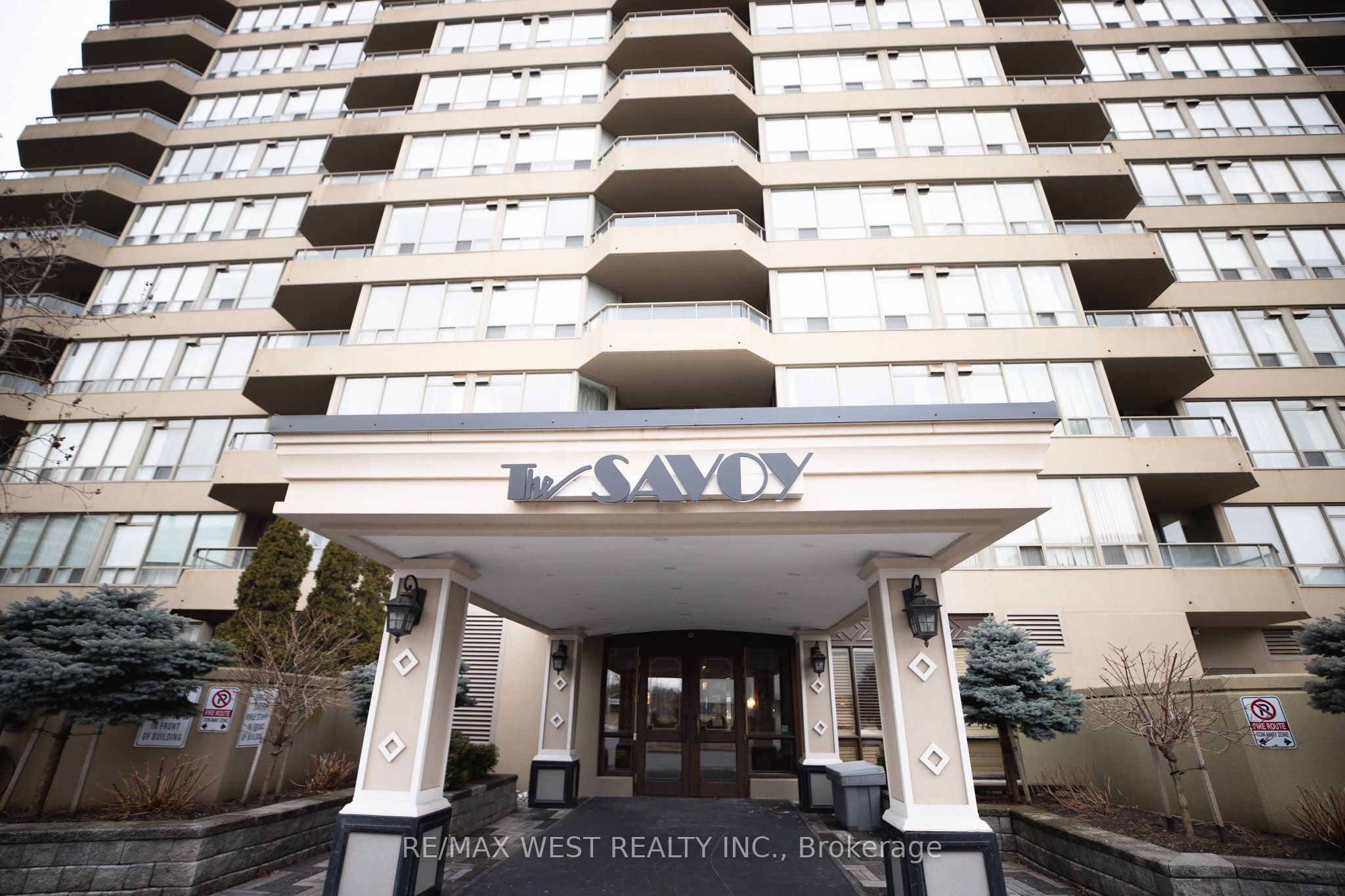 10 Torresdale Avenue 1701 Property Photo 3