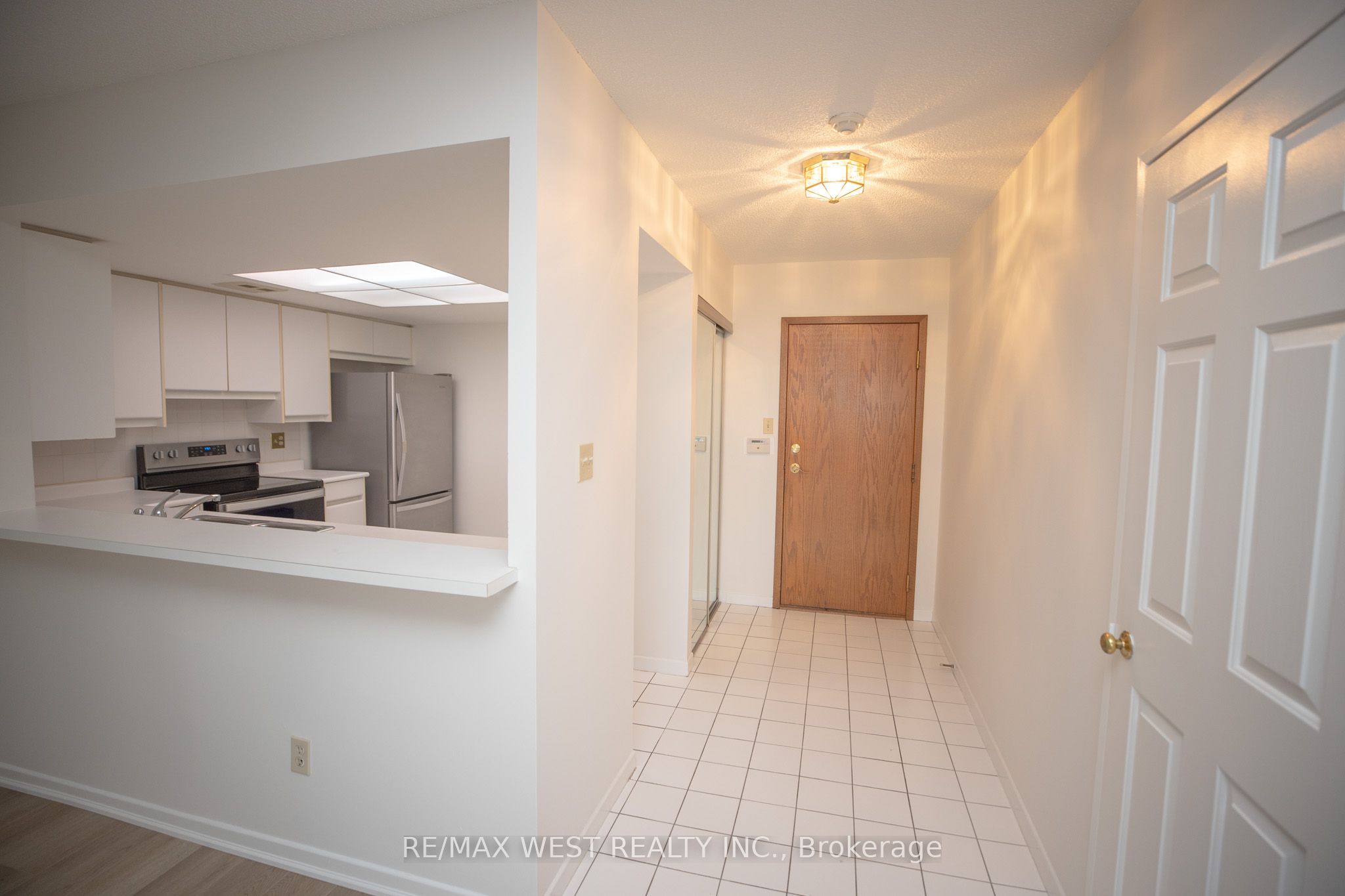10 Torresdale Avenue 1701 Property Photo 6