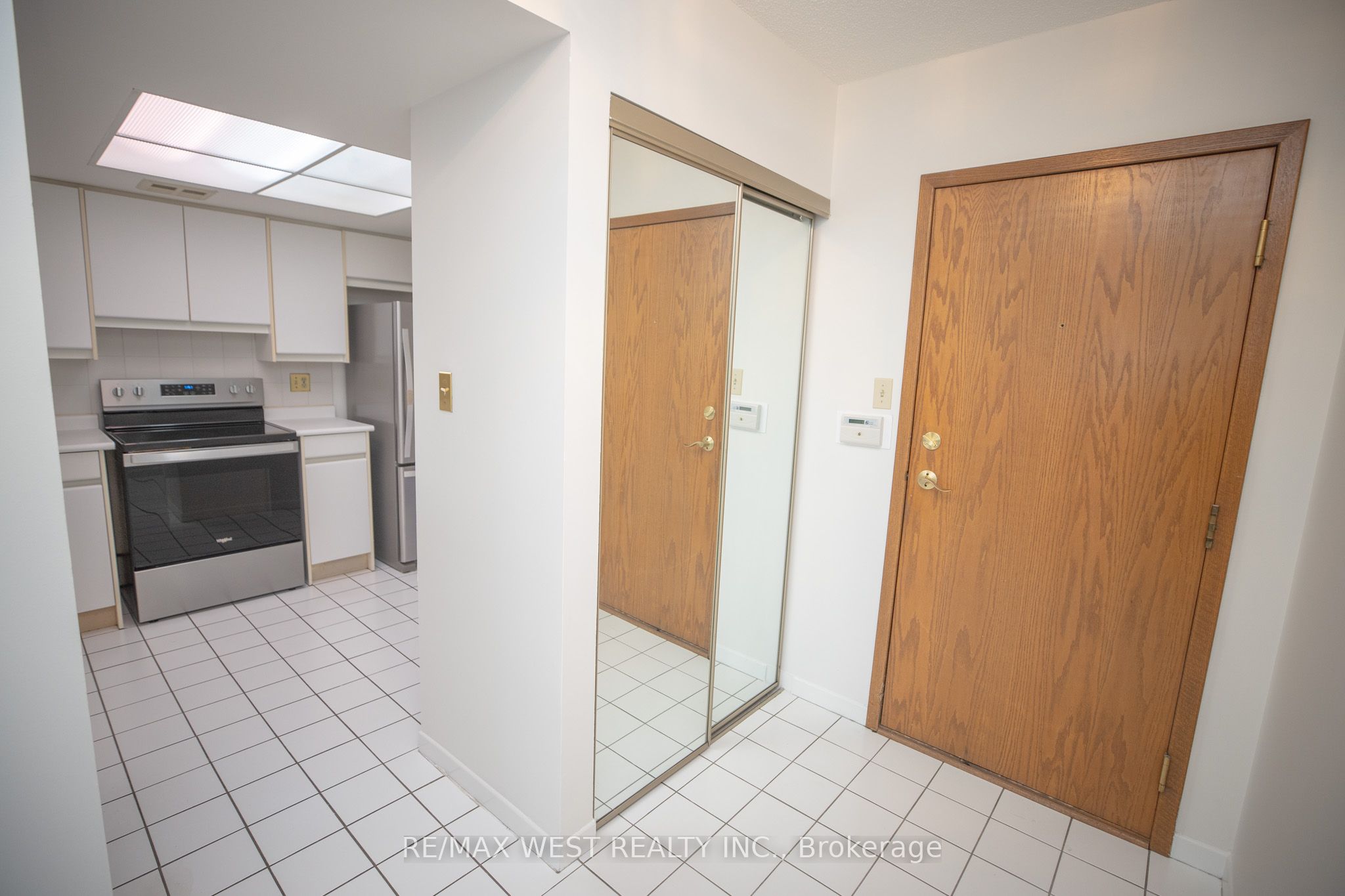 10 Torresdale Avenue 1701 Property Photo 7