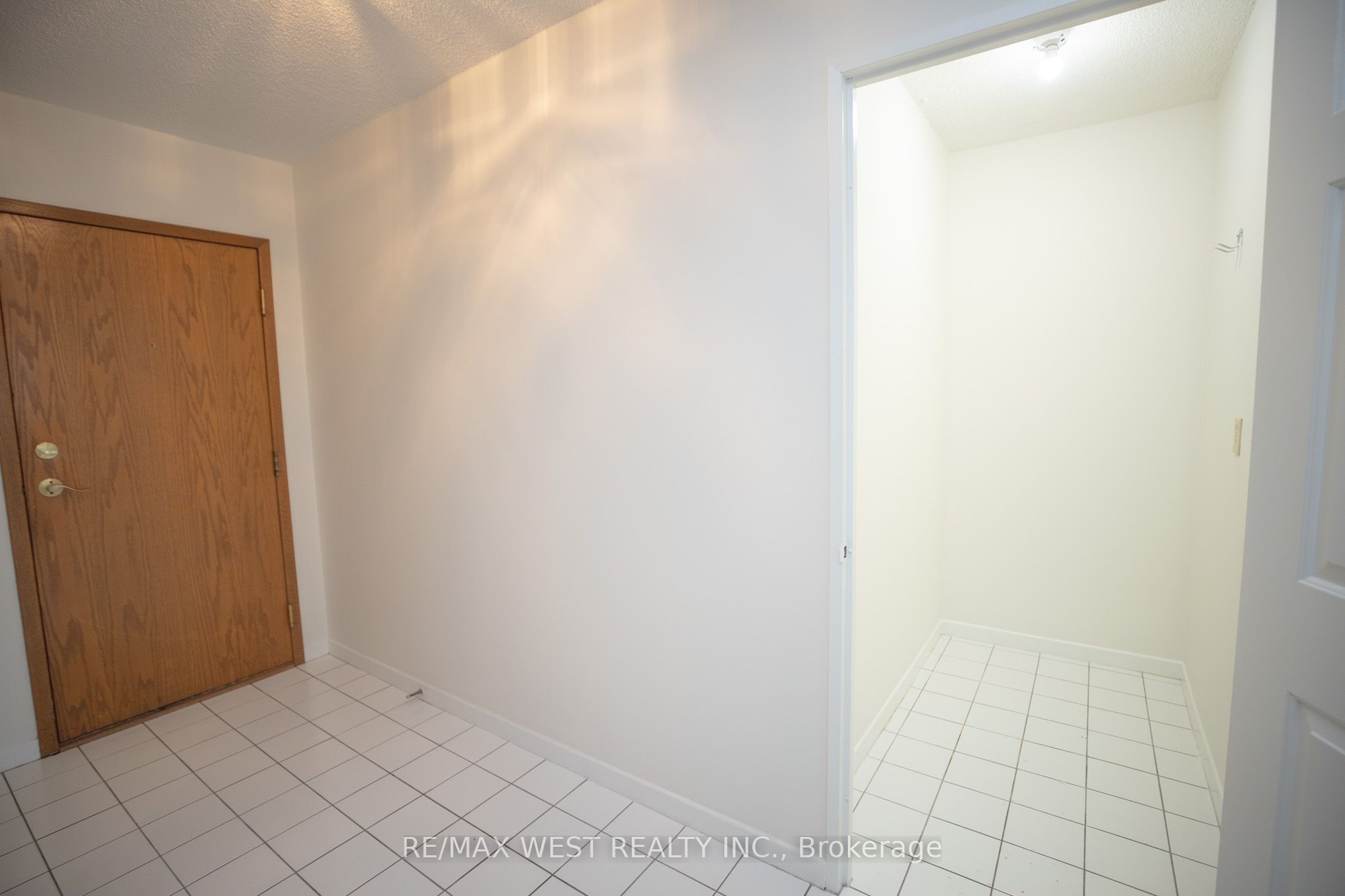 10 Torresdale Avenue 1701 Property Photo 8