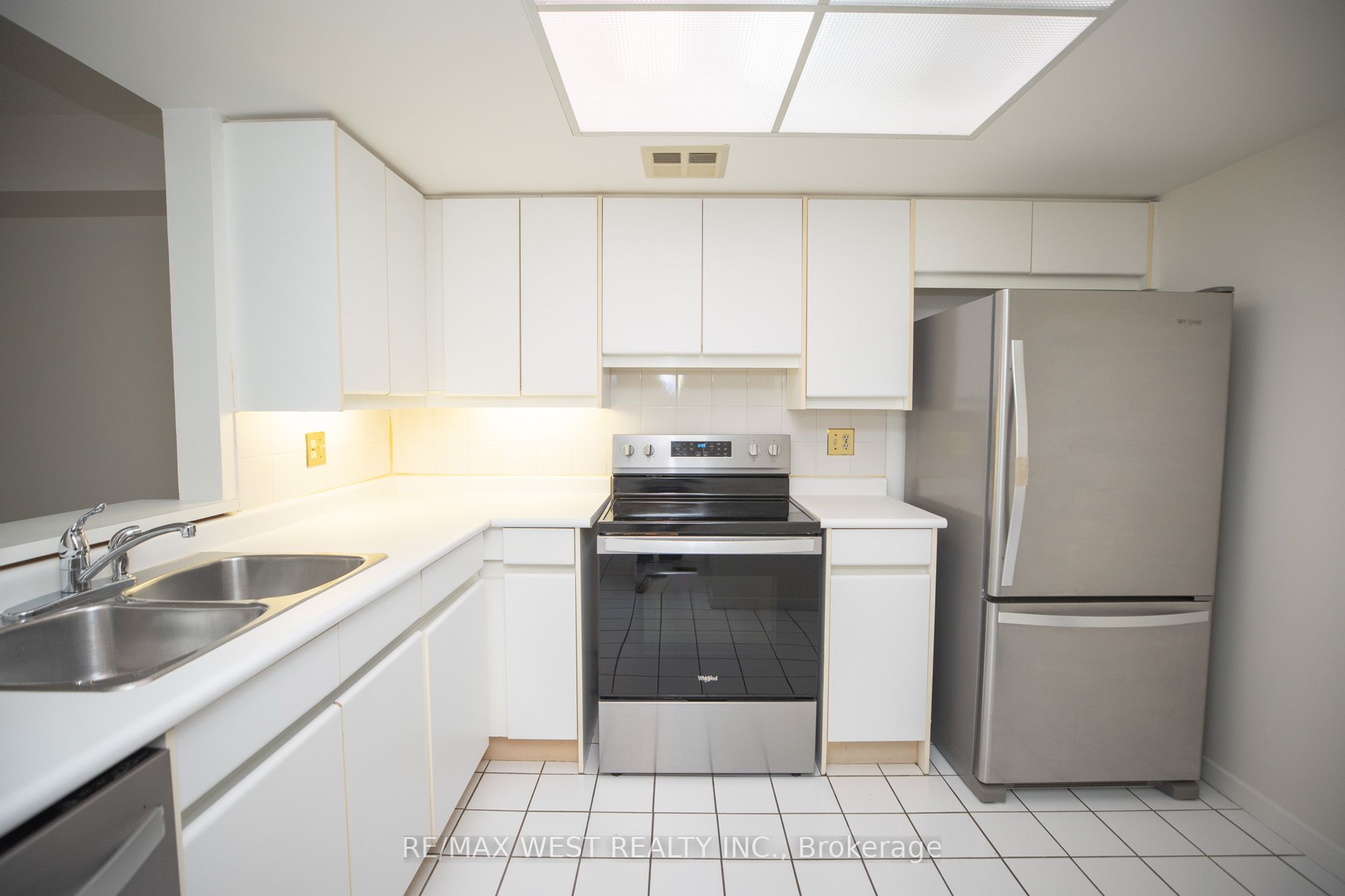 10 Torresdale Avenue 1701 Property Photo 10