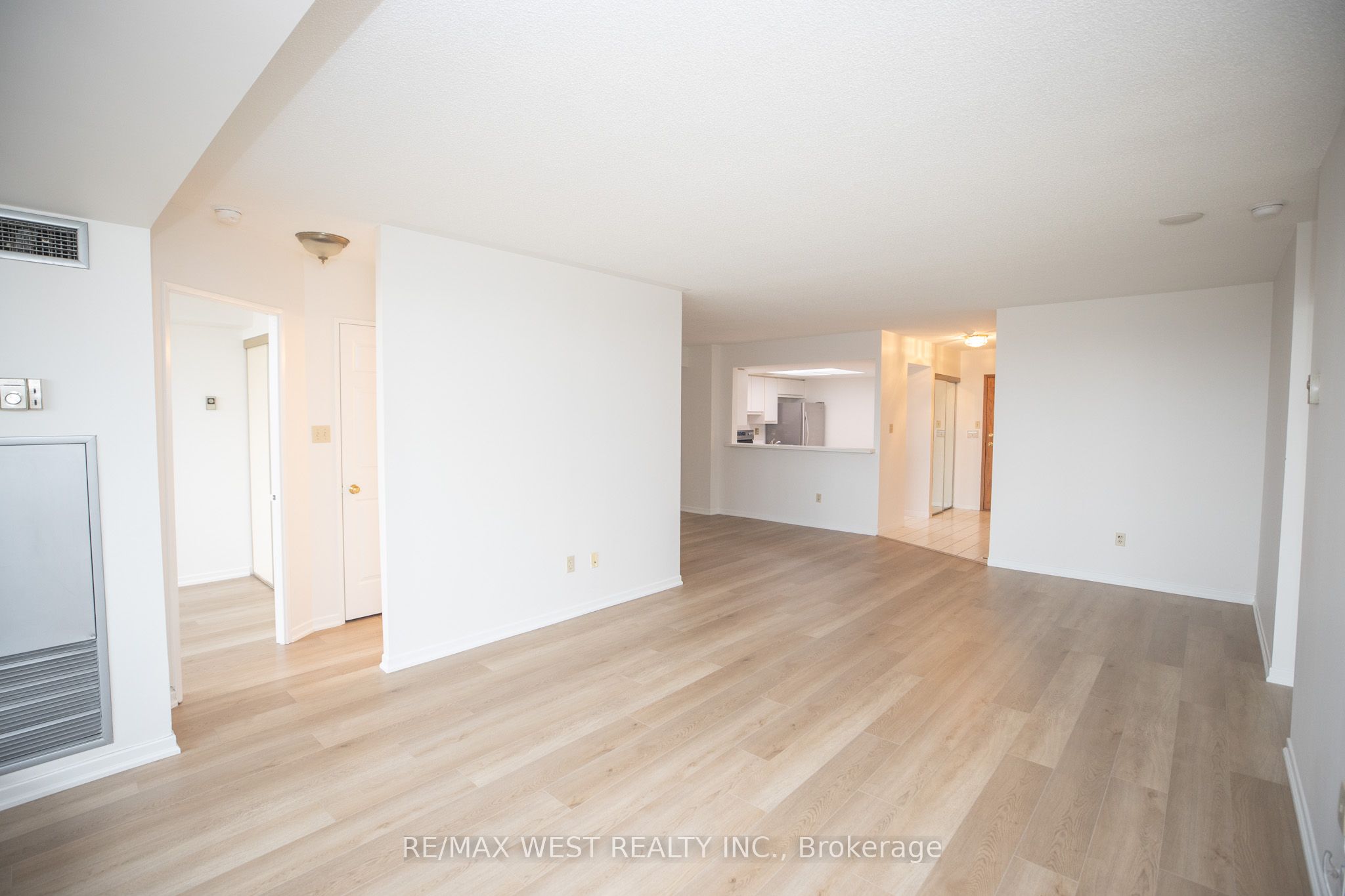 10 Torresdale Avenue 1701 Property Photo 15
