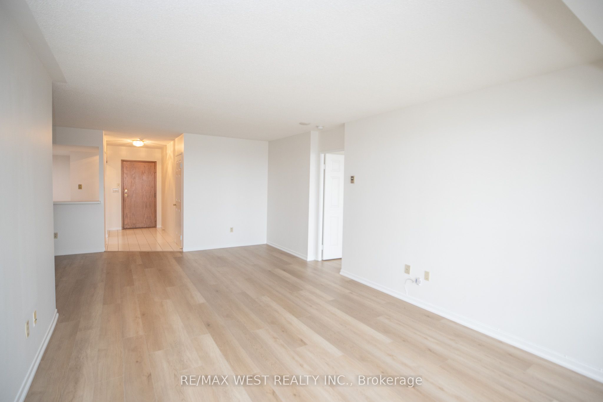 10 Torresdale Avenue 1701 Property Photo 16
