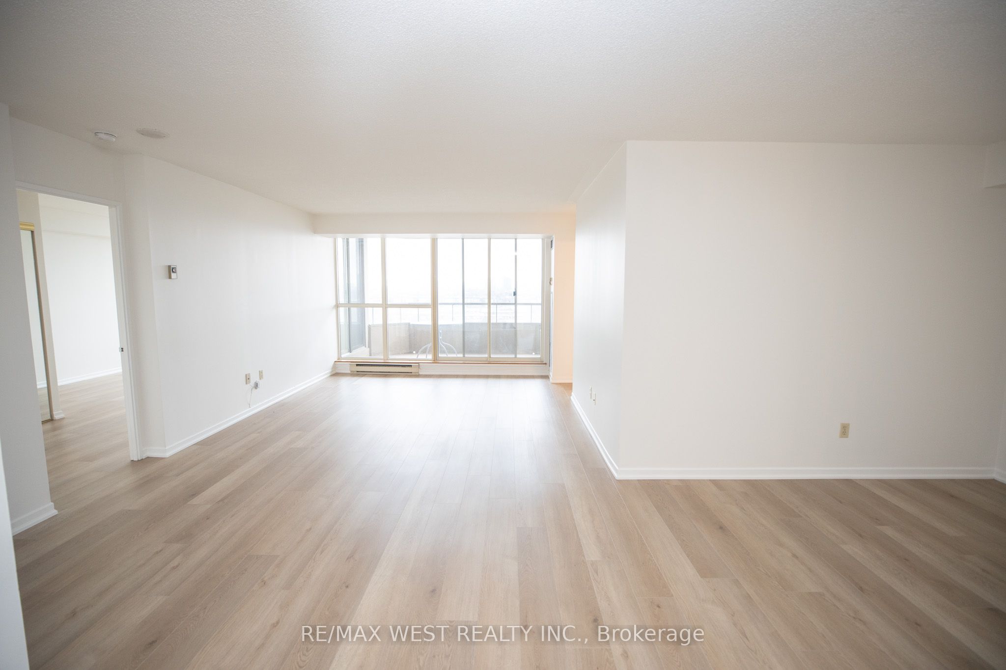 10 Torresdale Avenue 1701 Property Photo 17