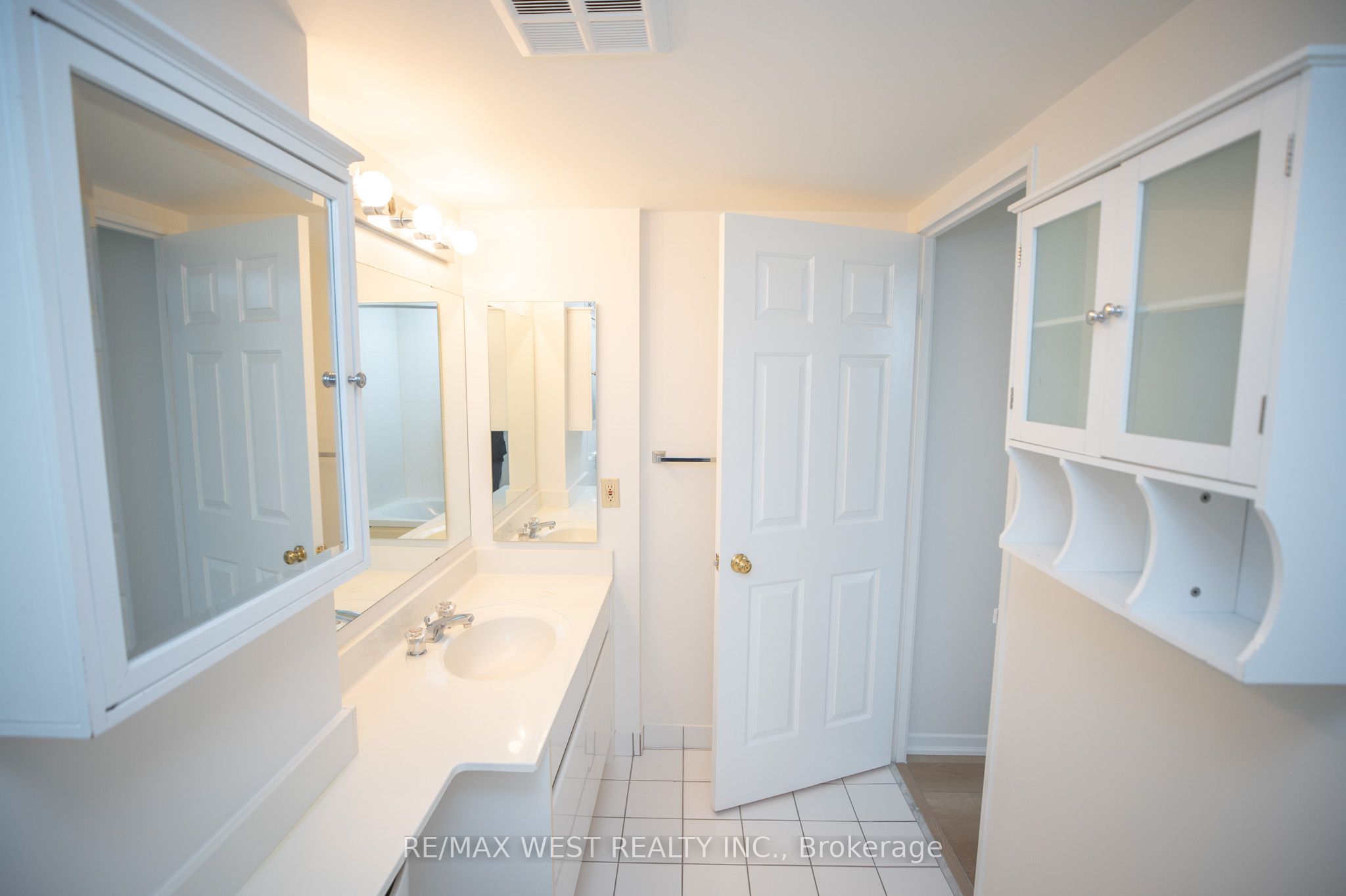 10 Torresdale Avenue 1701 Property Photo 29