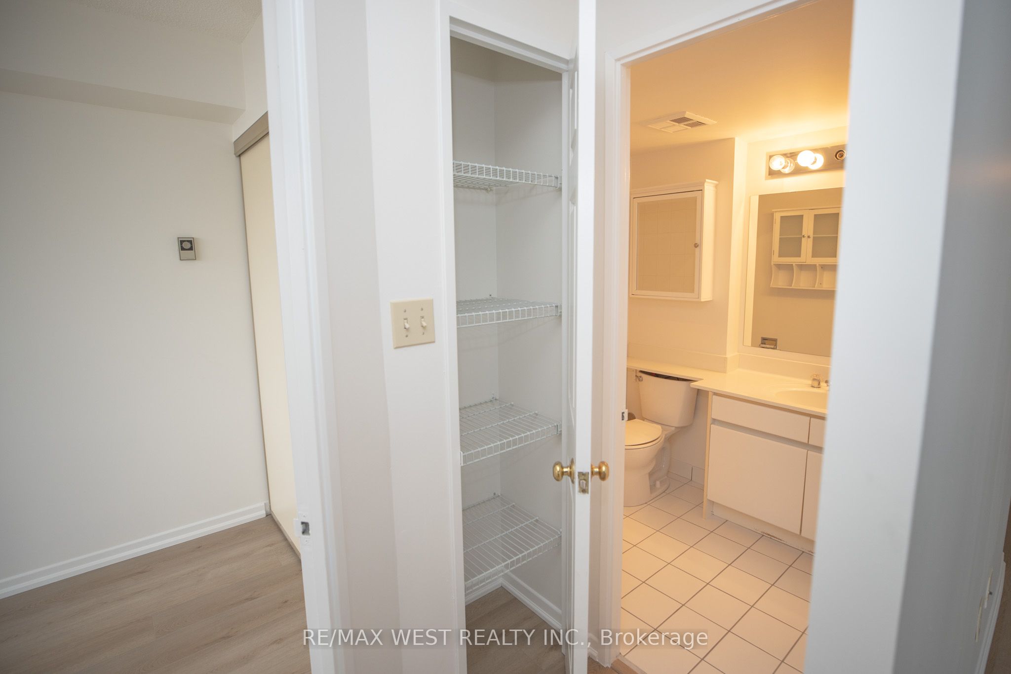 10 Torresdale Avenue 1701 Property Photo 30