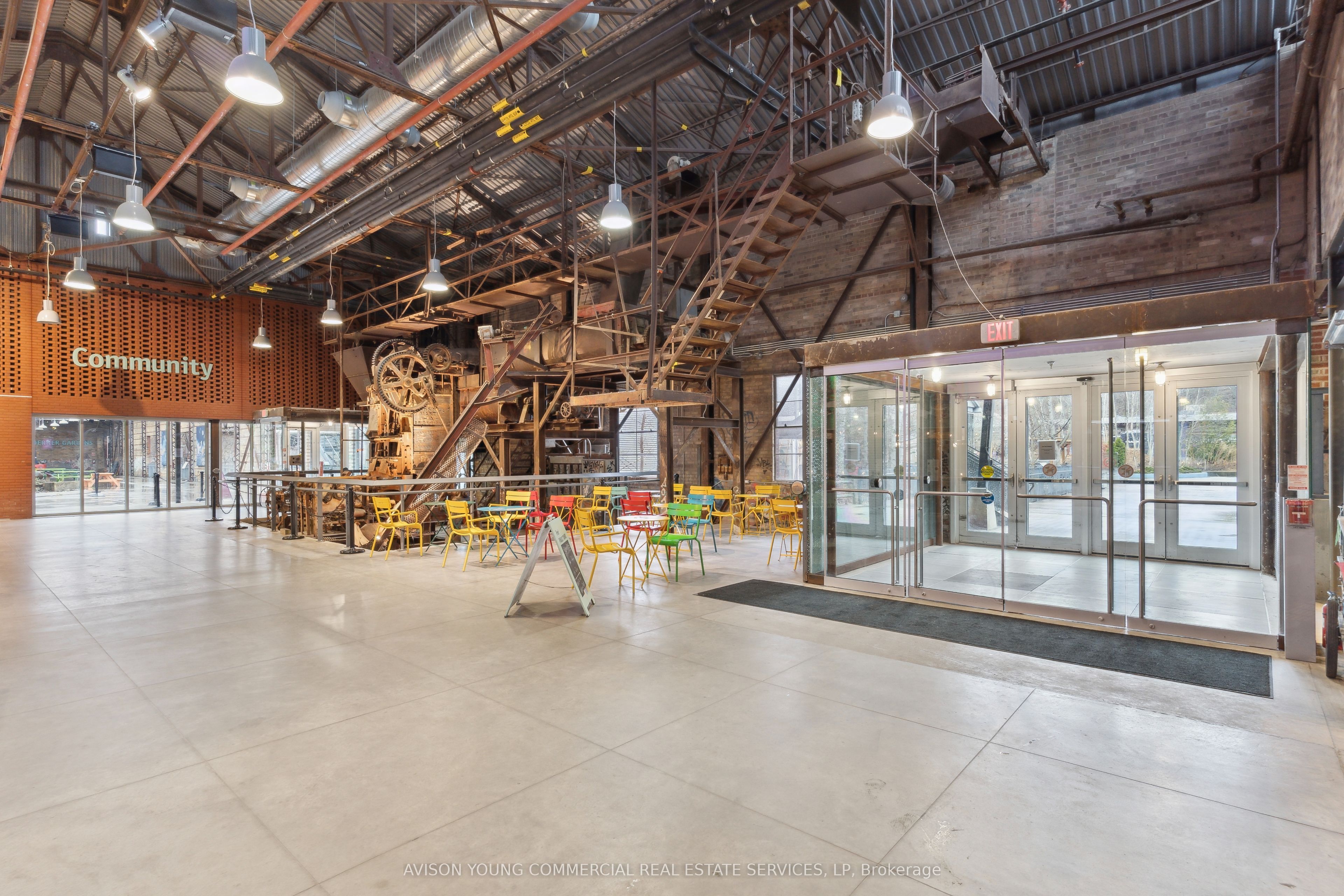 #402 - 550 Bayview Avenue Property Photo 4