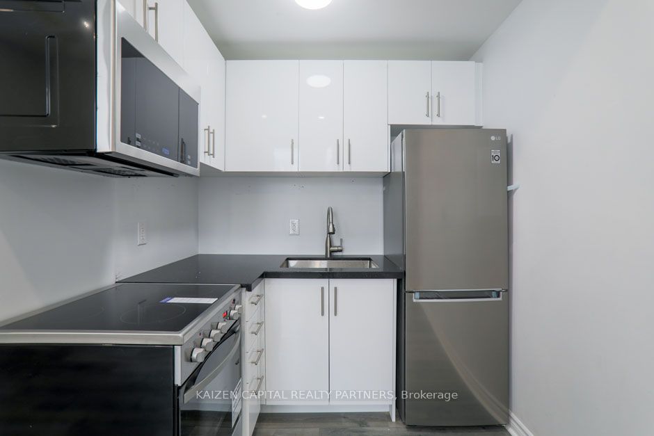 210 Carlton Street Property Photo 6
