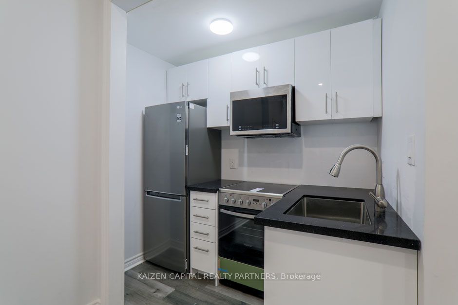 210 Carlton Street Property Photo 10
