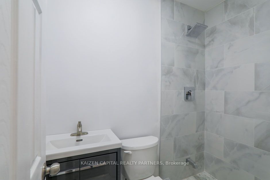 210 Carlton Street Property Photo 11