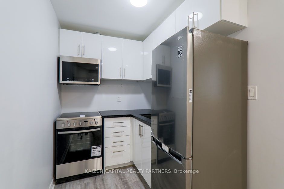 210 Carlton Street Property Photo 12