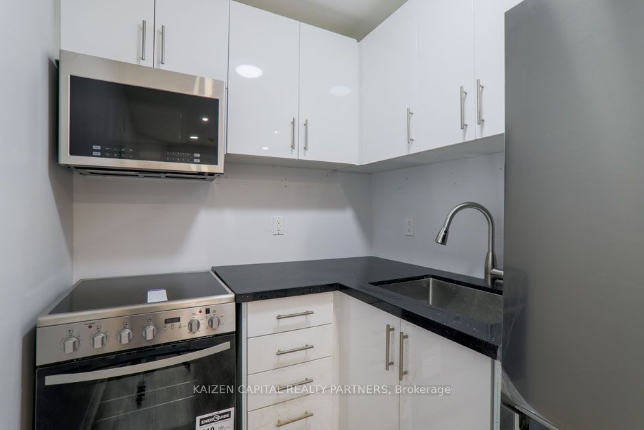 210 Carlton Street Property Photo 13
