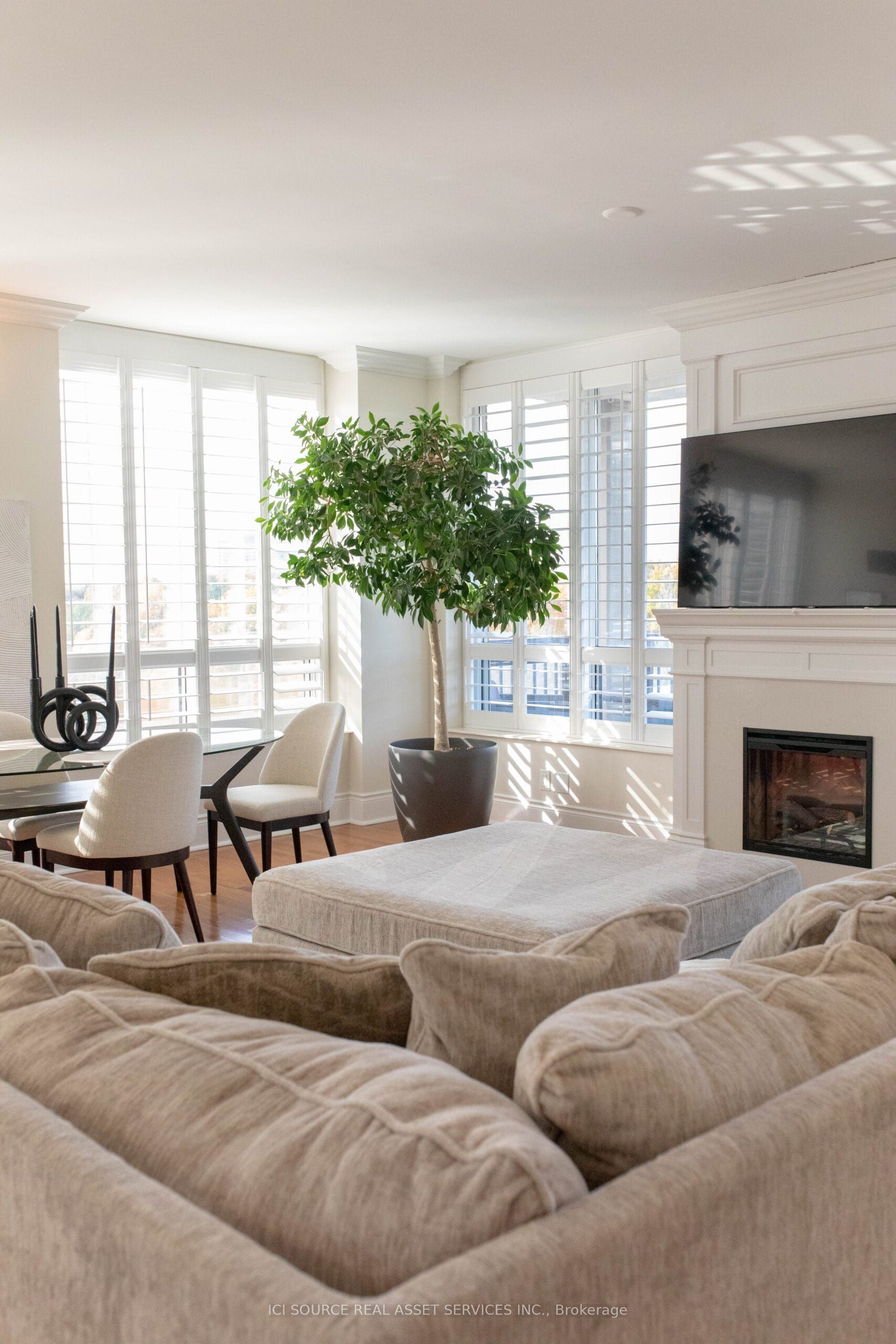 #403 - 1101 Leslie Street Property Photo 1