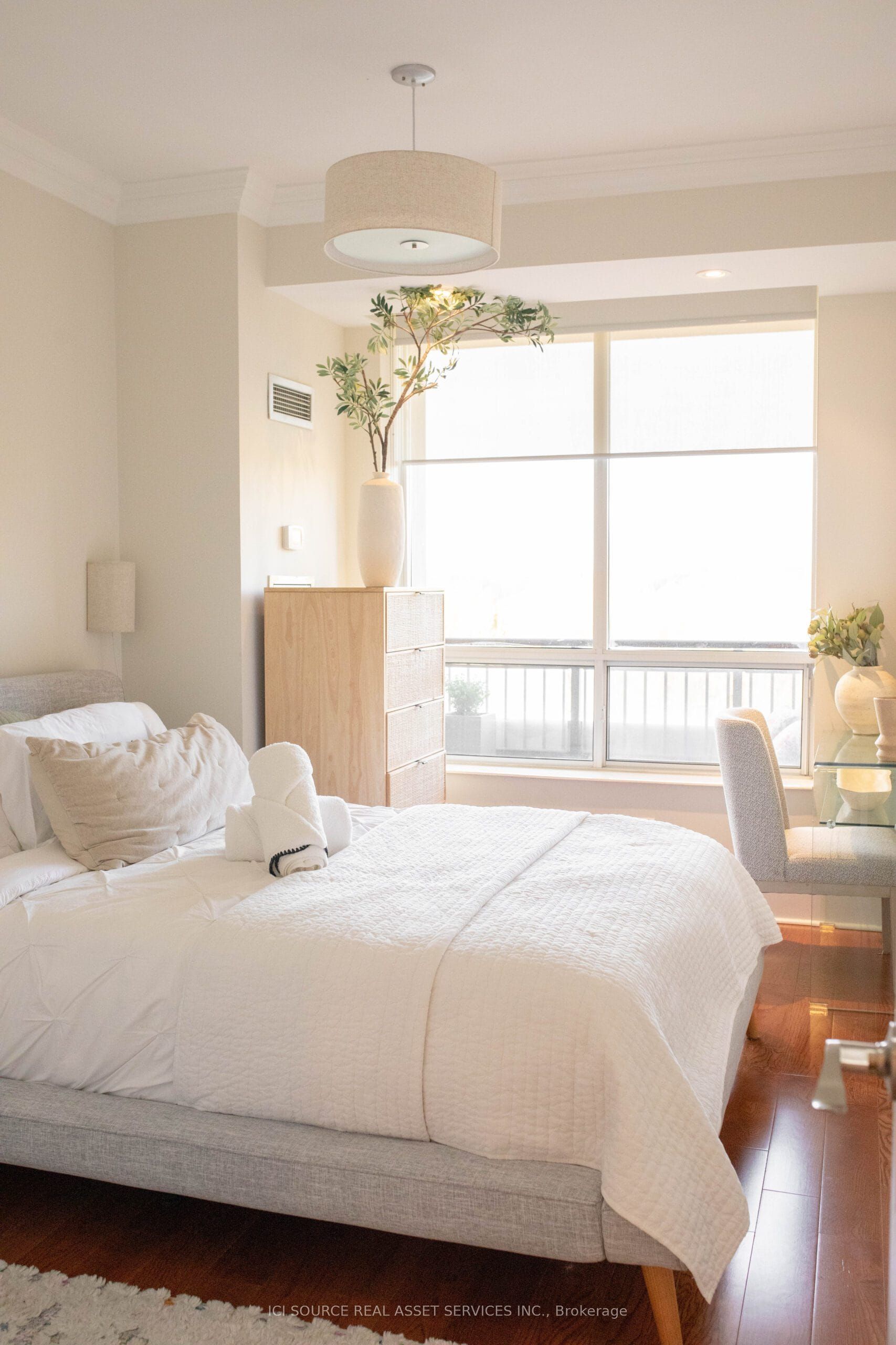 #403 - 1101 Leslie Street Property Photo 6