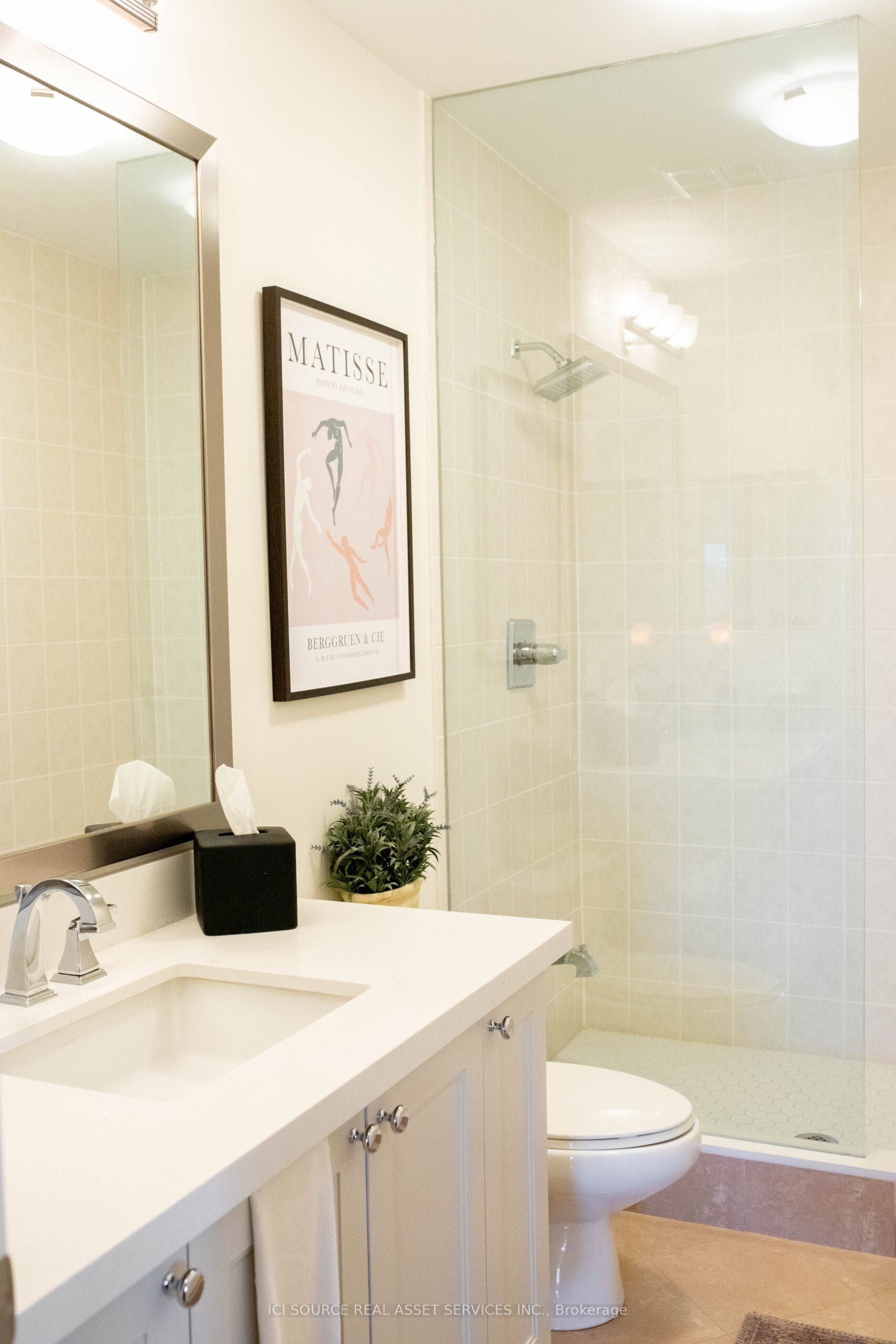 #403 - 1101 Leslie Street Property Photo 7