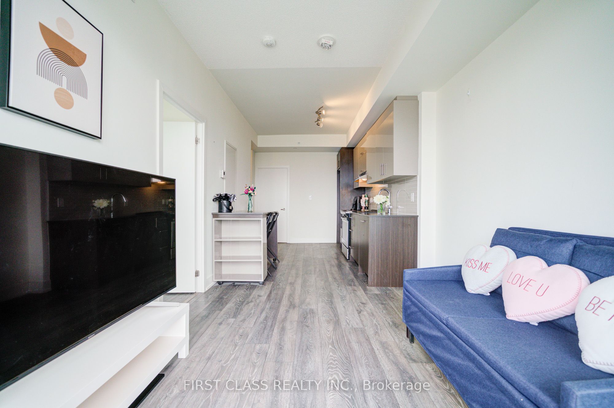 180 Fairview Mall Drive 1601 Property Photo 14