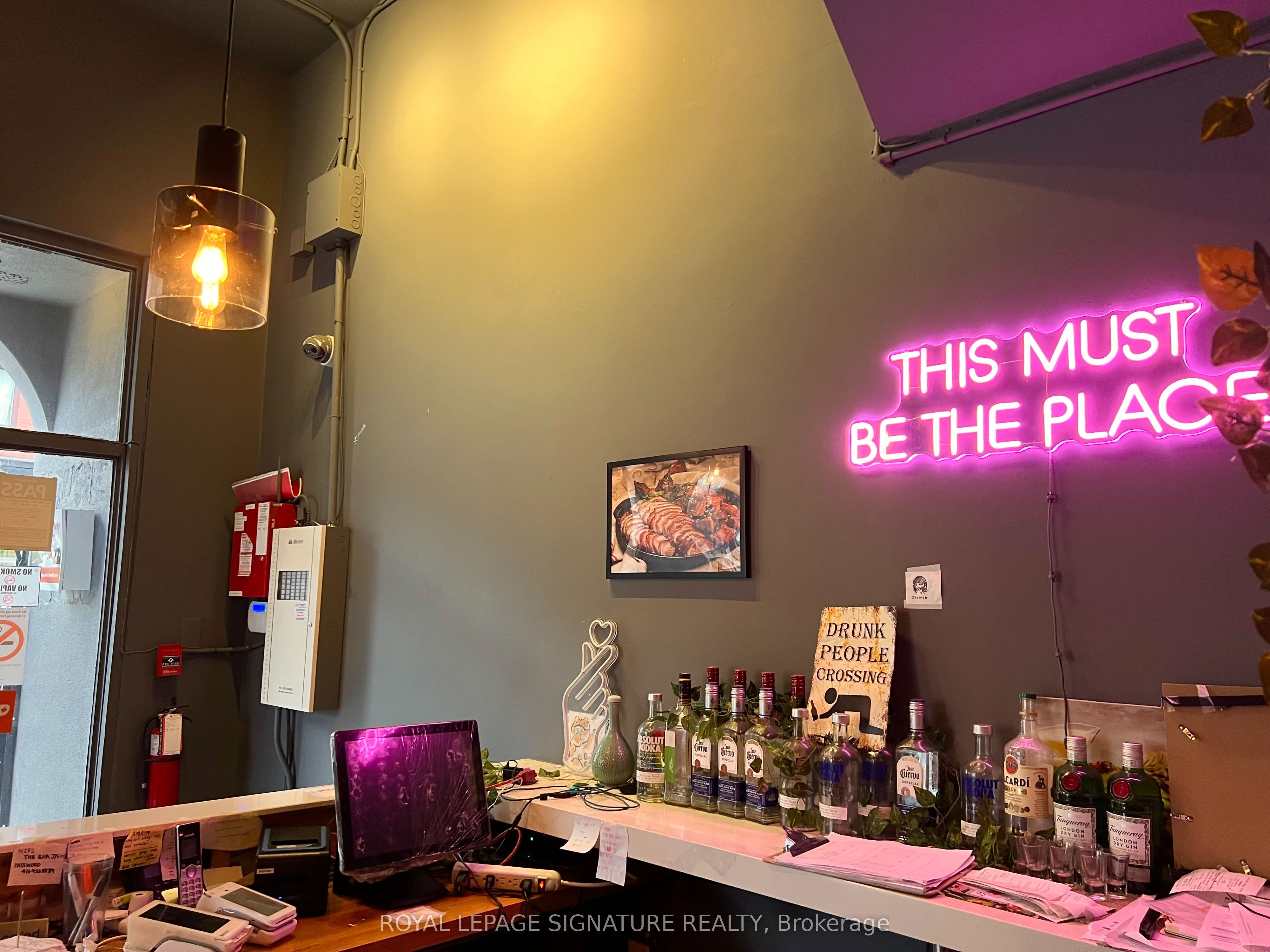 639 Yonge Street Property Photo 12
