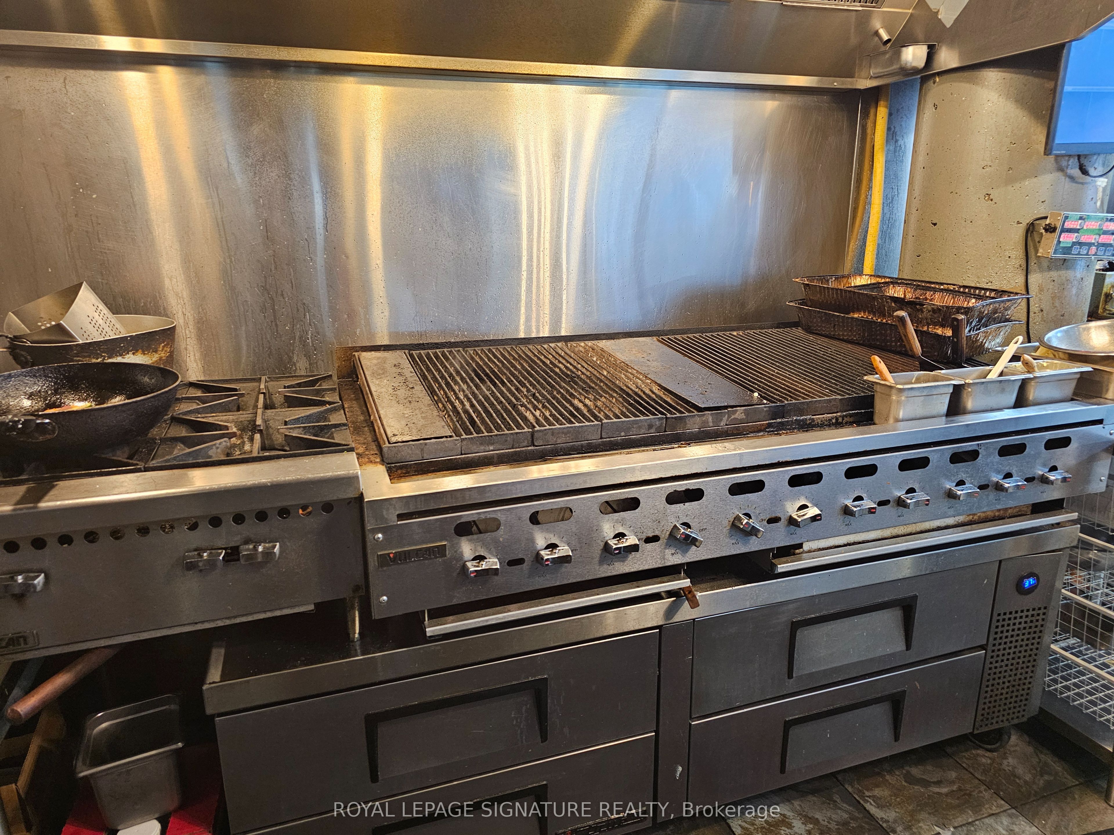 333 Bremner Boulevard Property Photo 15
