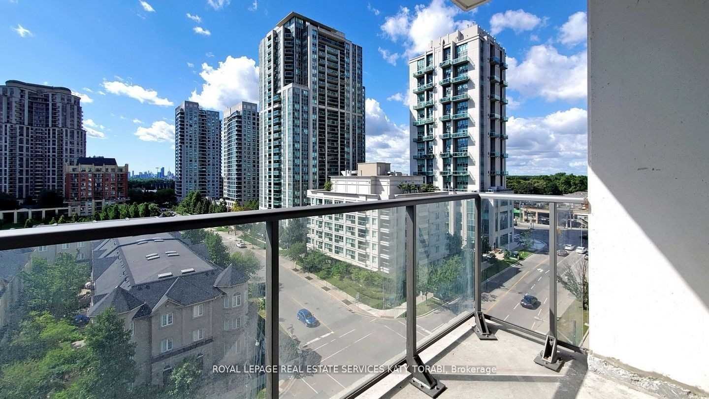 #907 - 28 Avondale Avenue Property Photo 1