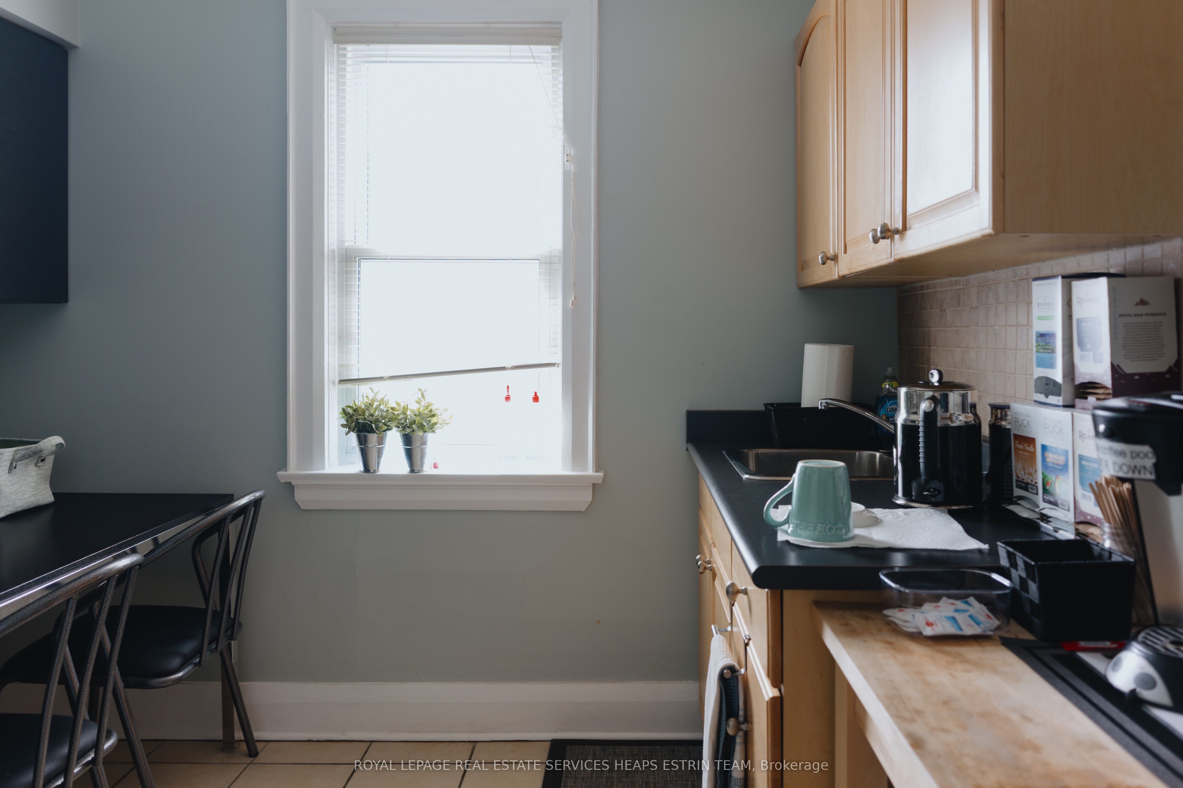 #unit 201 - 1395 Bayview Avenue Property Photo 8