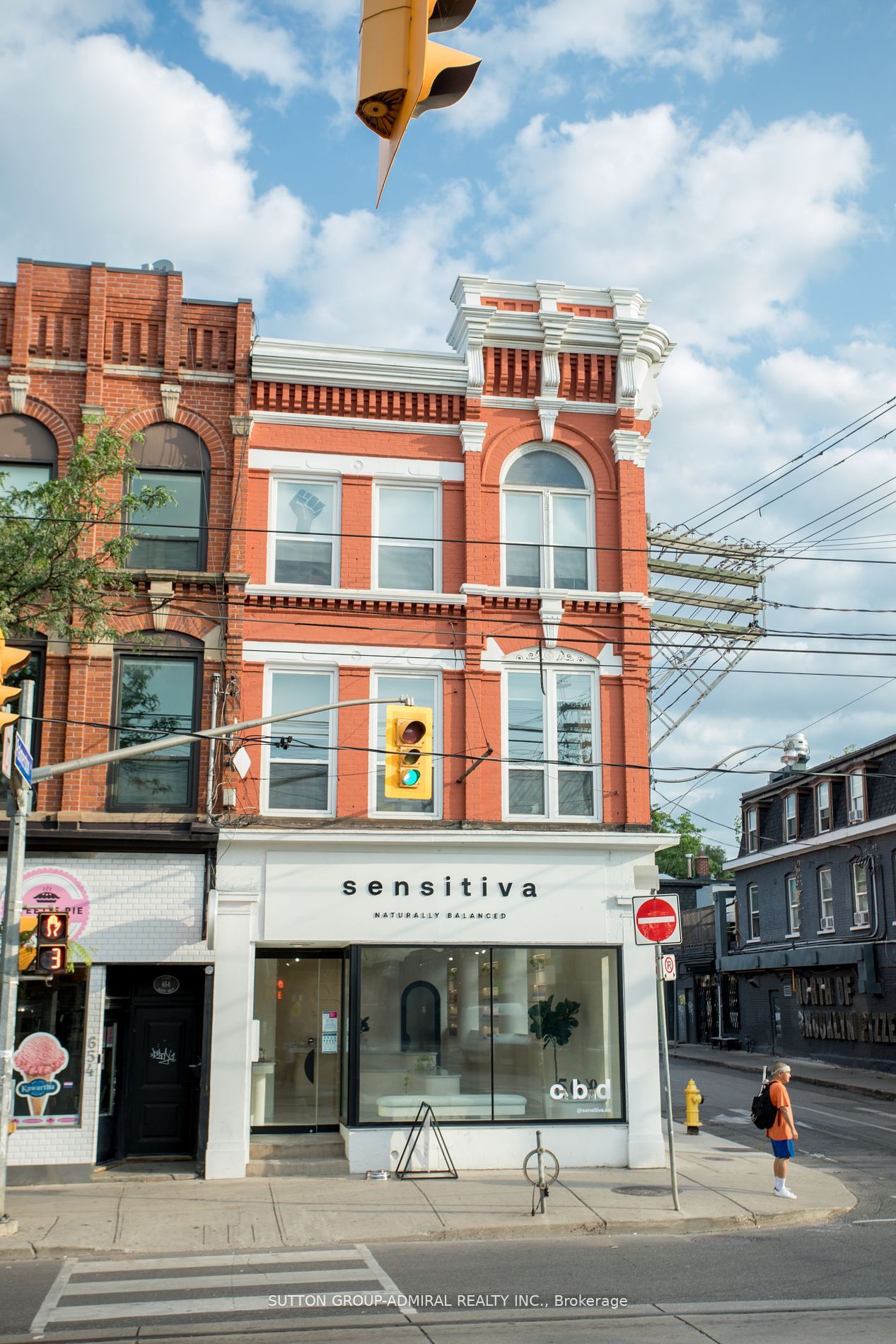 #1 - 652 Queen Street Property Photo 2