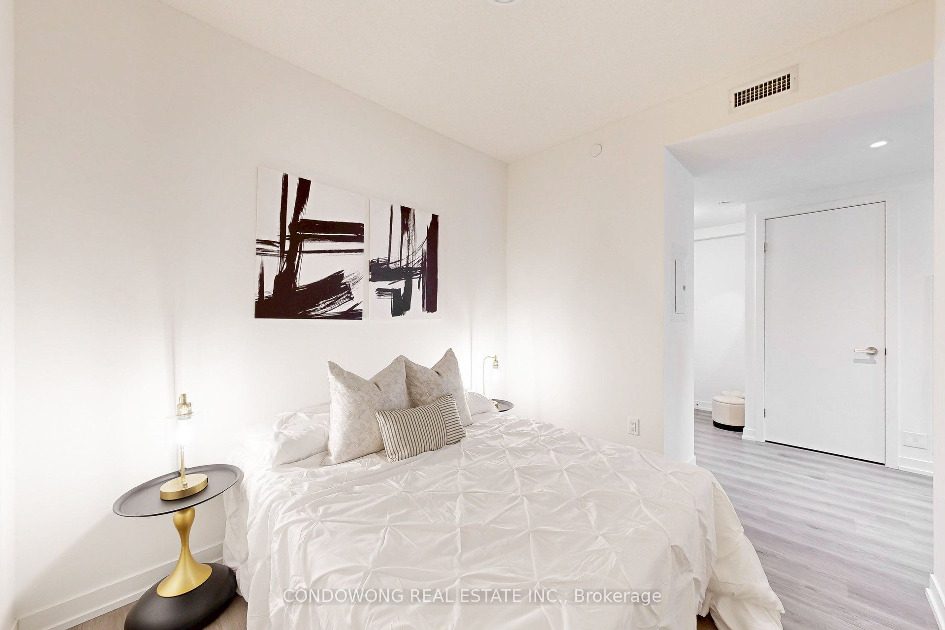 #2101 - 138 Downes Street Property Photo 9