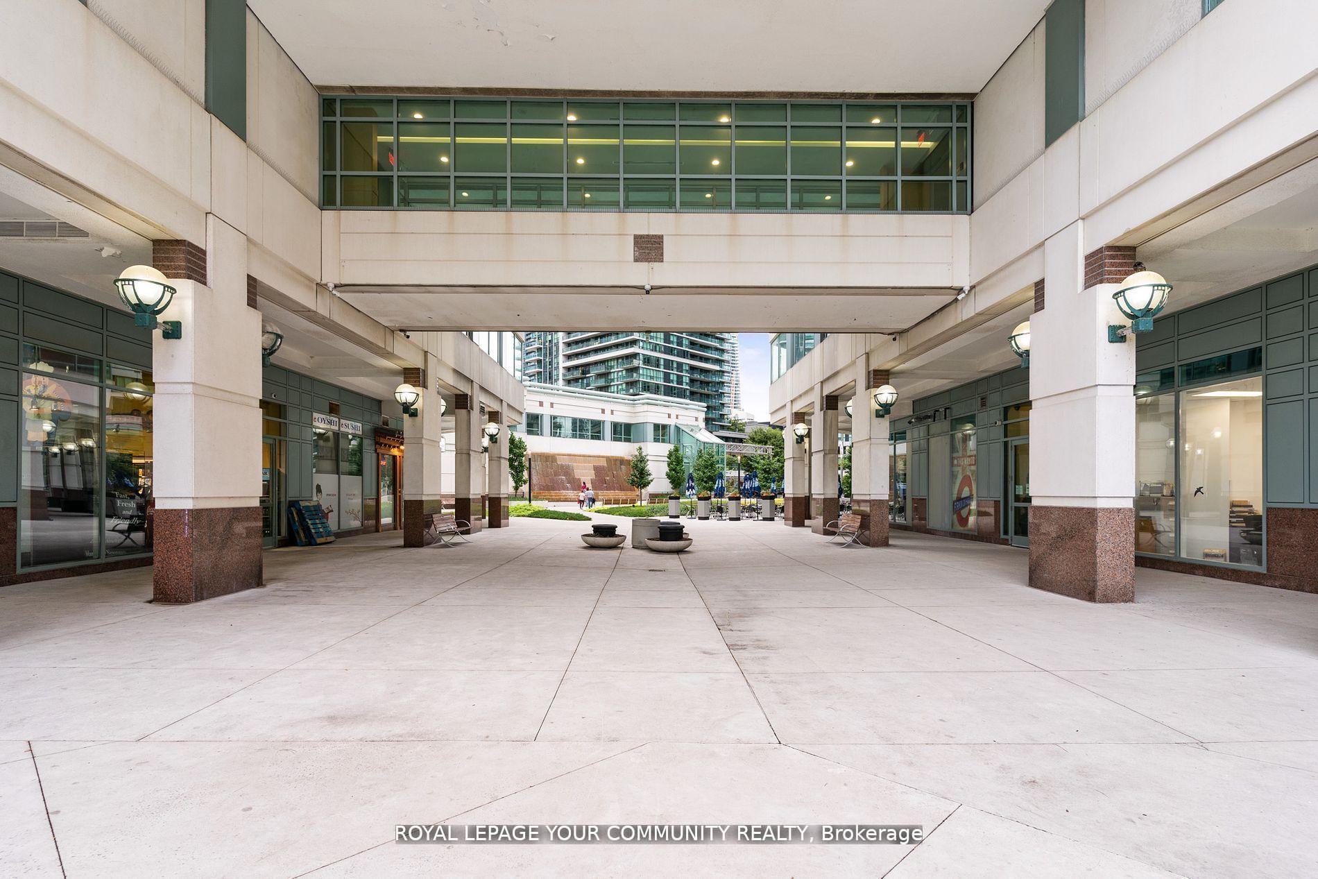 #2402 - 10 Queens Quay Property Photo 3