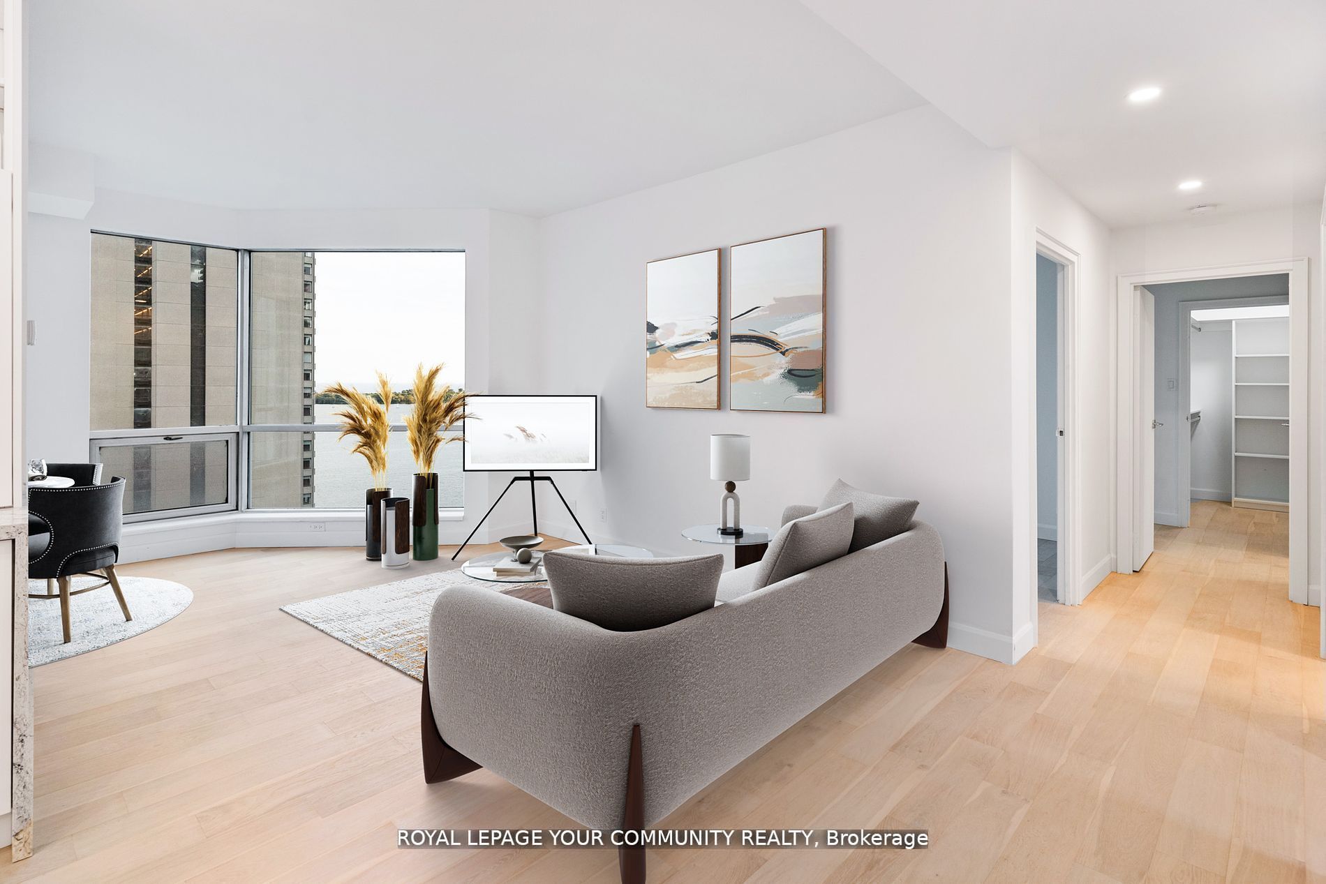 #2402 - 10 Queens Quay Property Photo 5