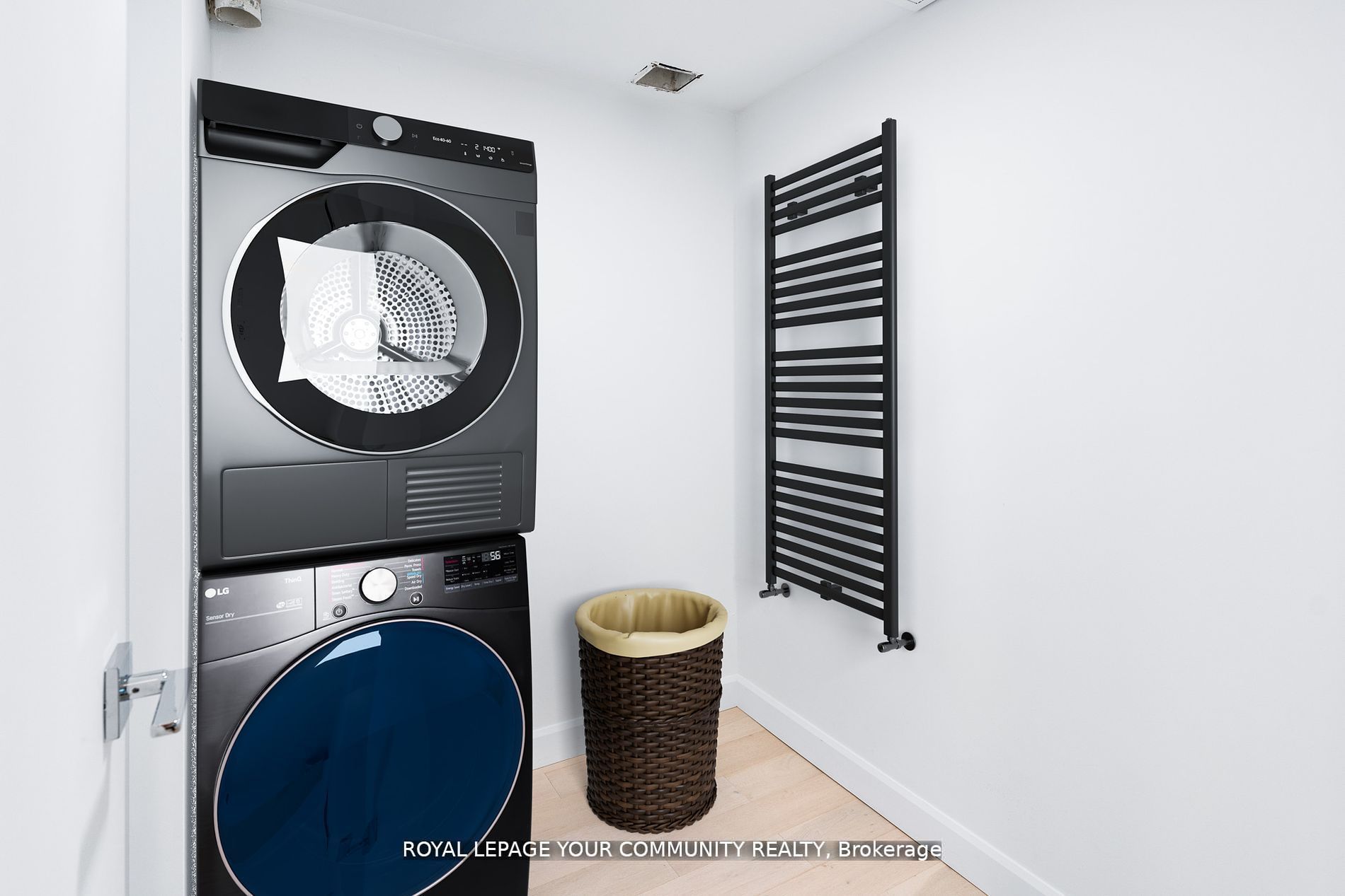 #2402 - 10 Queens Quay Property Photo 13